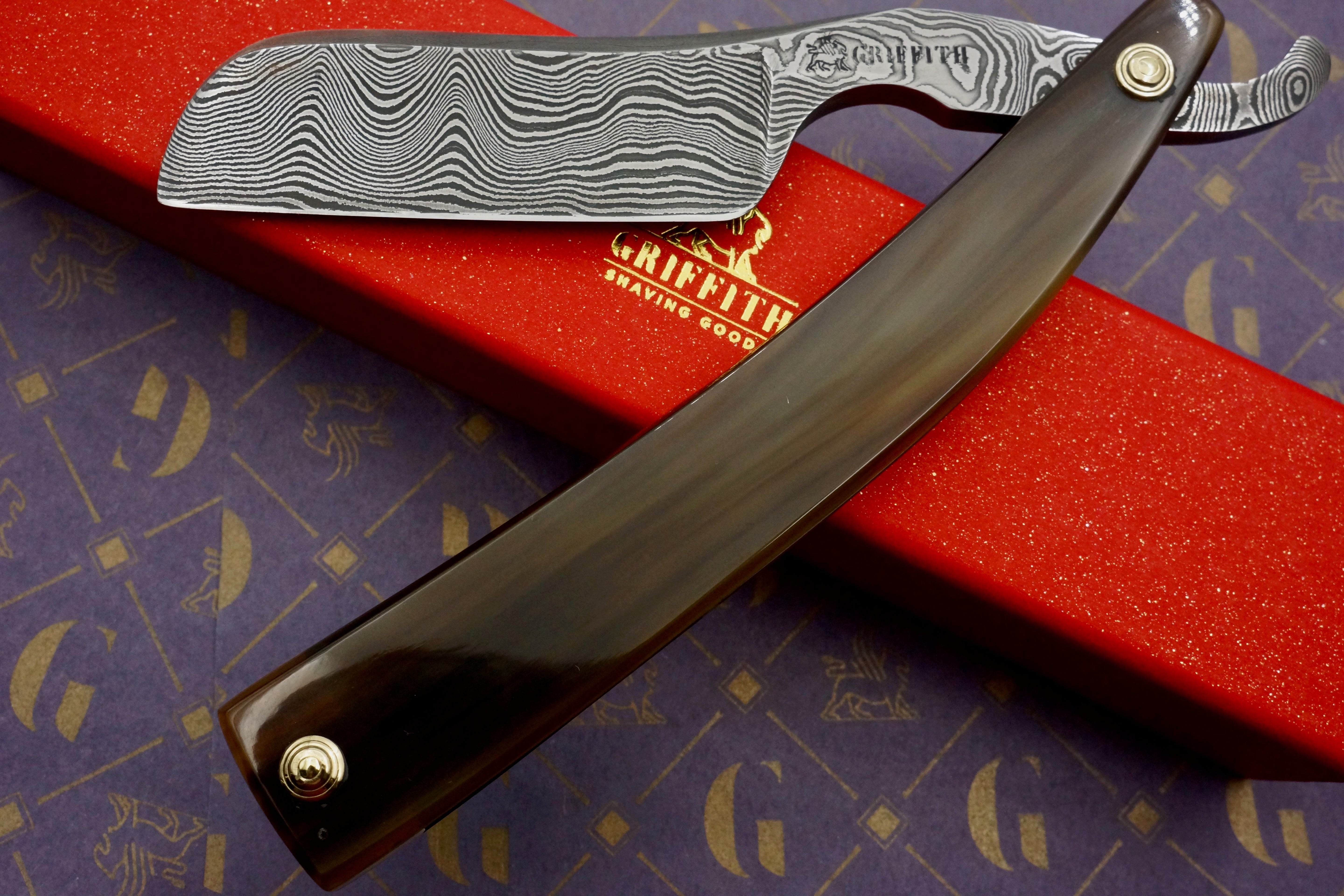Griffith 8/8 Damascus Quarter Hollow - Horn Scales Artisan Straight Razor