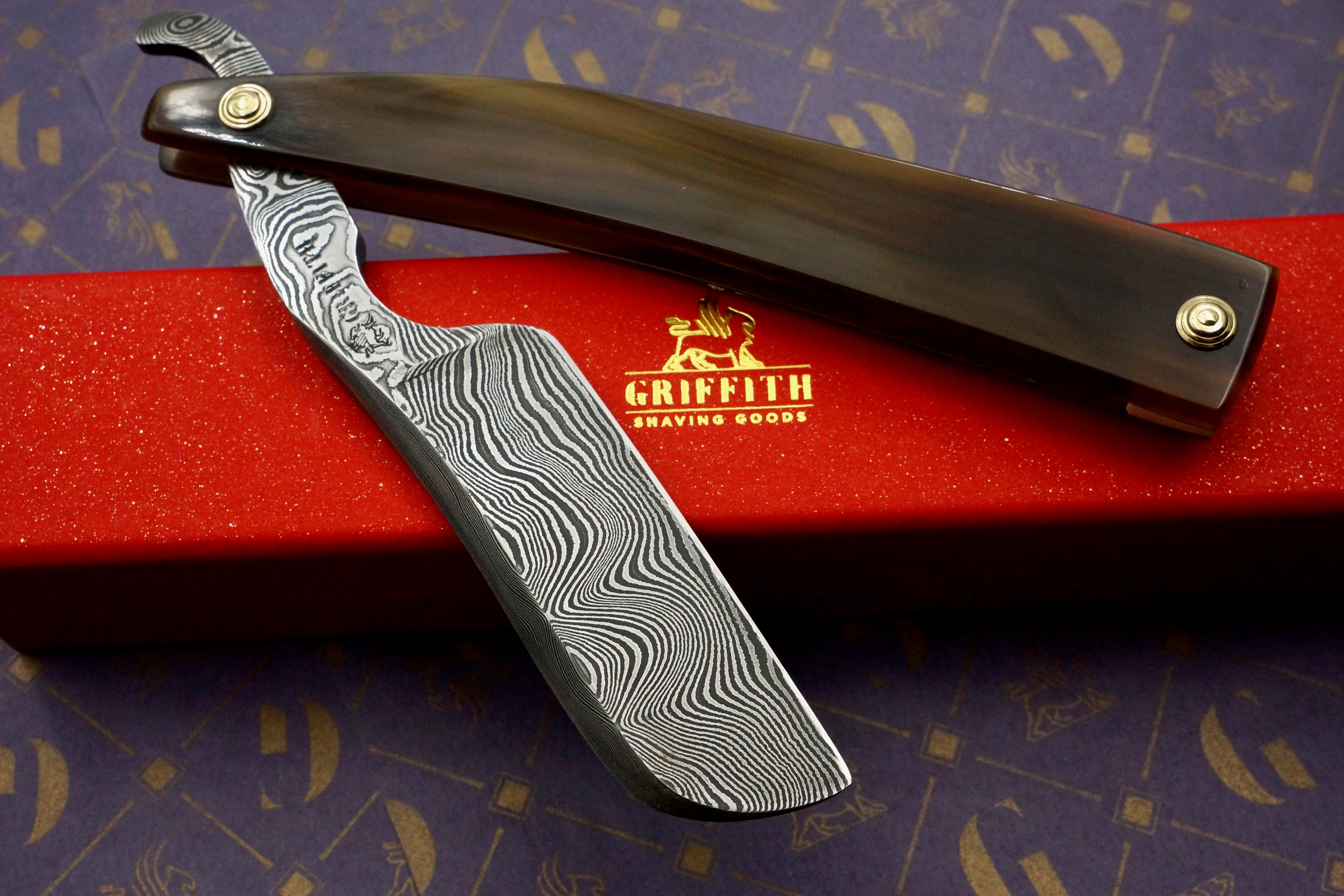 Griffith 8/8 Damascus Quarter Hollow - Horn Scales Artisan Straight Razor