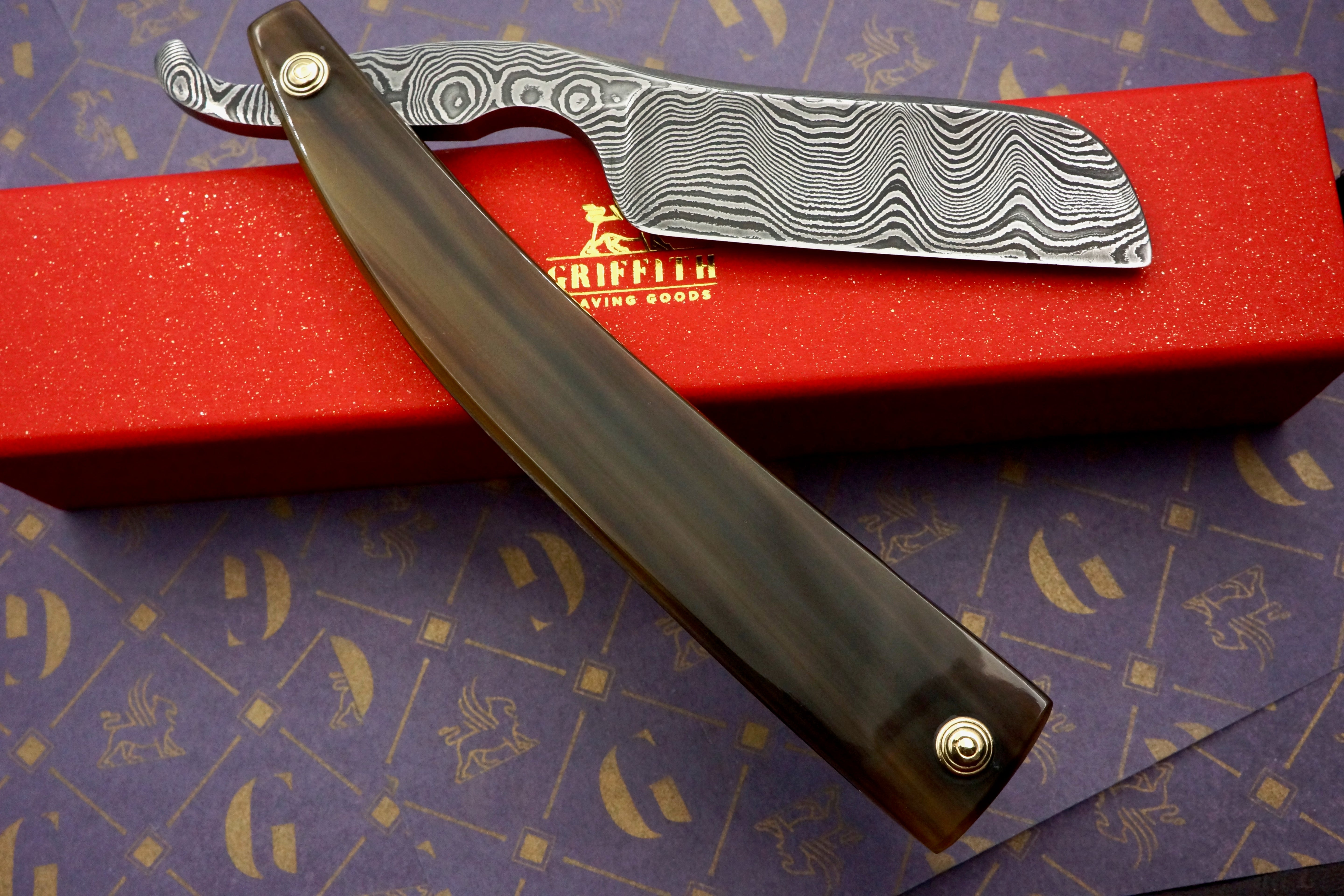 Griffith 8/8 Damascus Quarter Hollow - Horn Scales Artisan Straight Razor