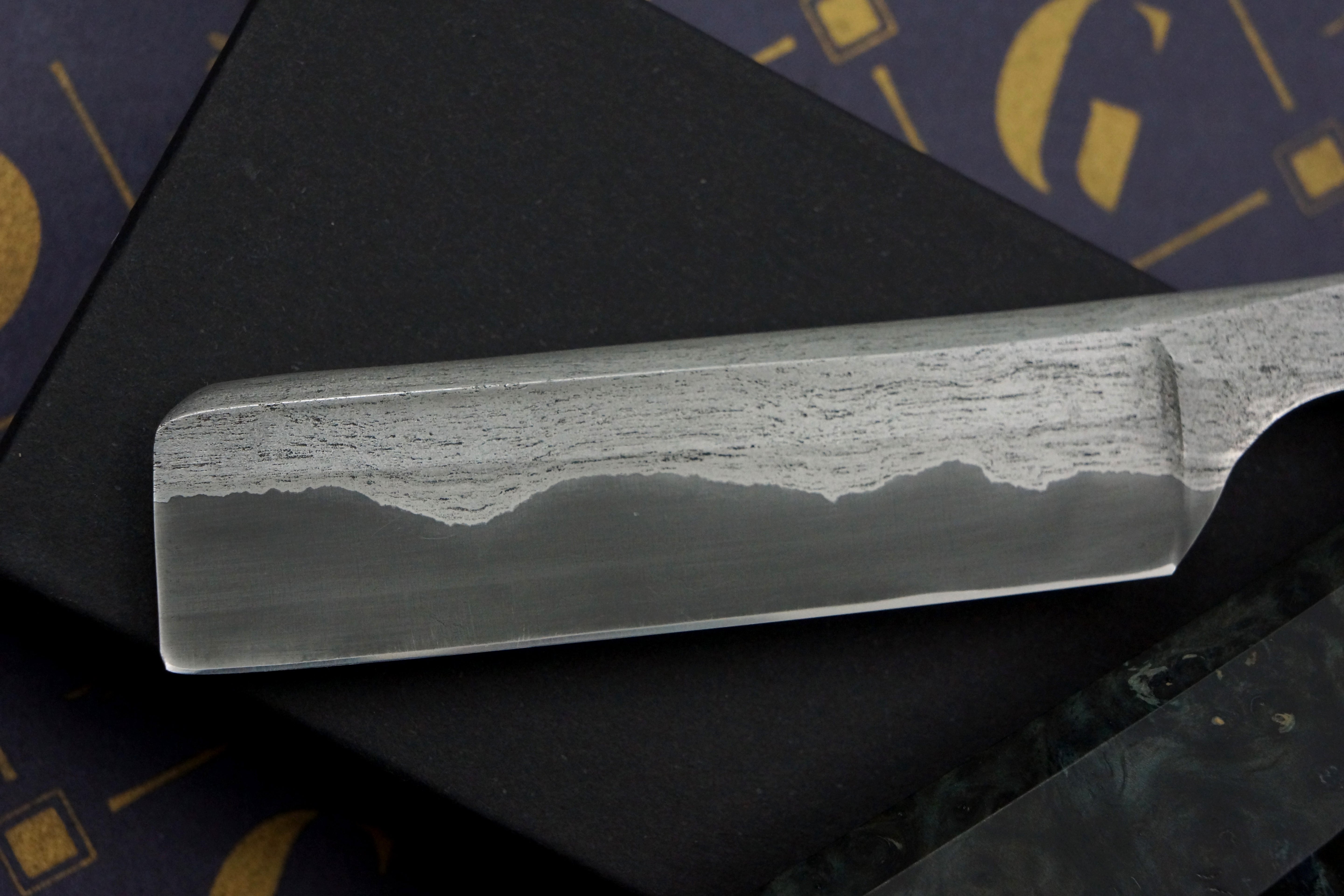 Griffith 6/8 Antique Wrought Iron & Steel San Mai Quarter Hollow - Burl Scales Artisan Straight Razor