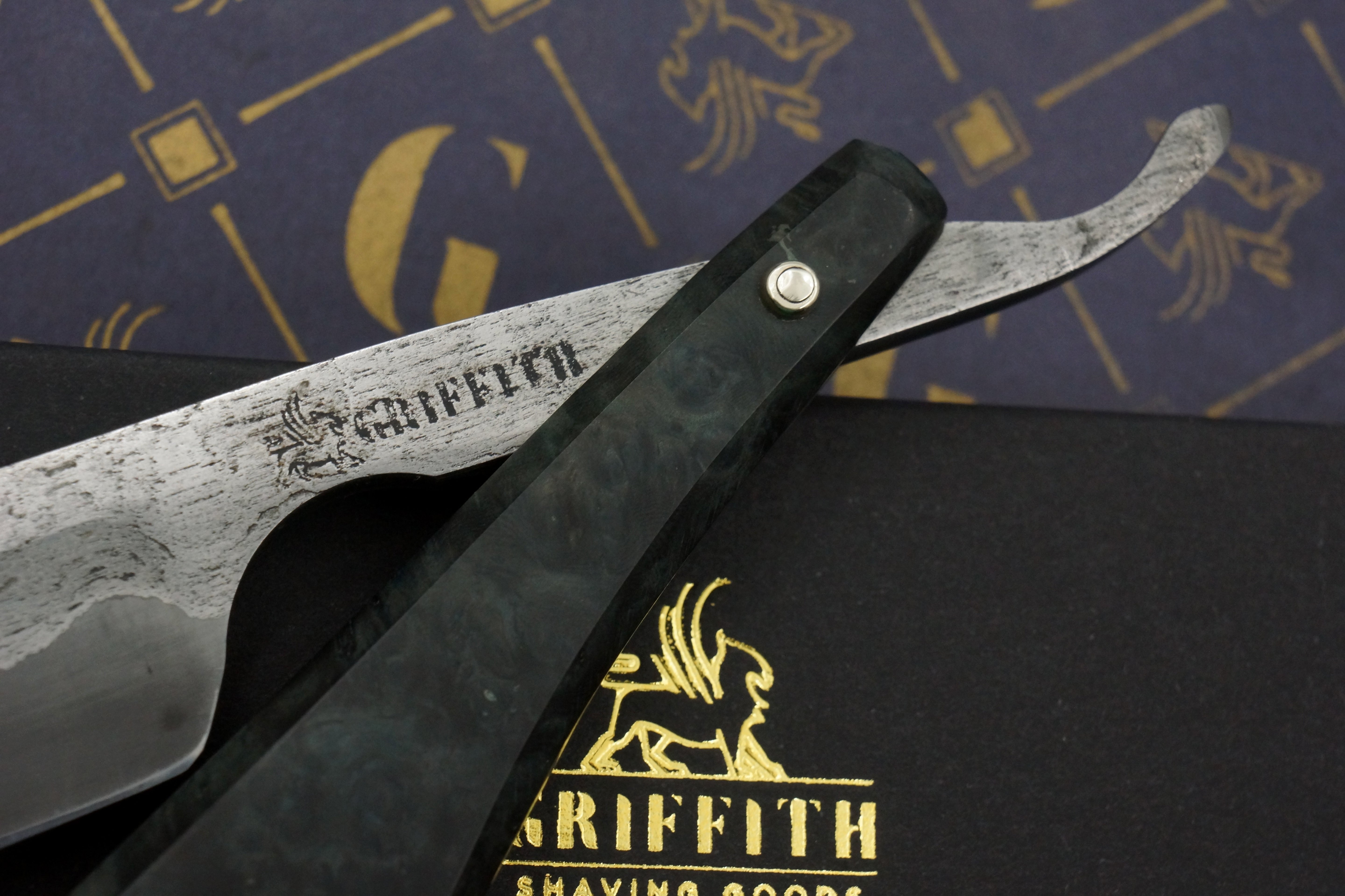 Griffith 7/8 Antique Wrought Iron & Steel San Mai Quarter Hollow - Burl Scales Artisan Straight Razor