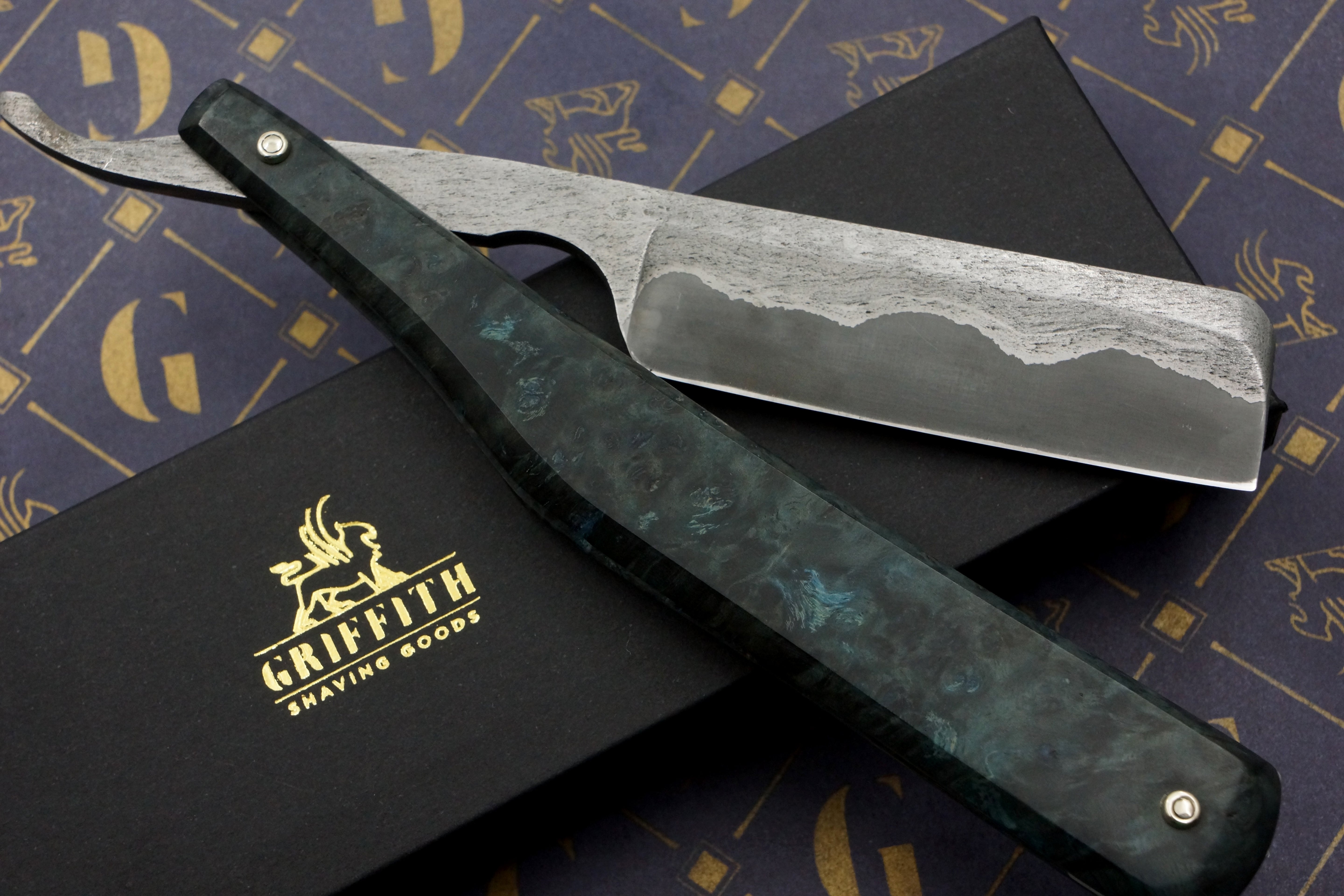 Griffith 7/8 Antique Wrought Iron & Steel San Mai Quarter Hollow - Burl Scales Artisan Straight Razor