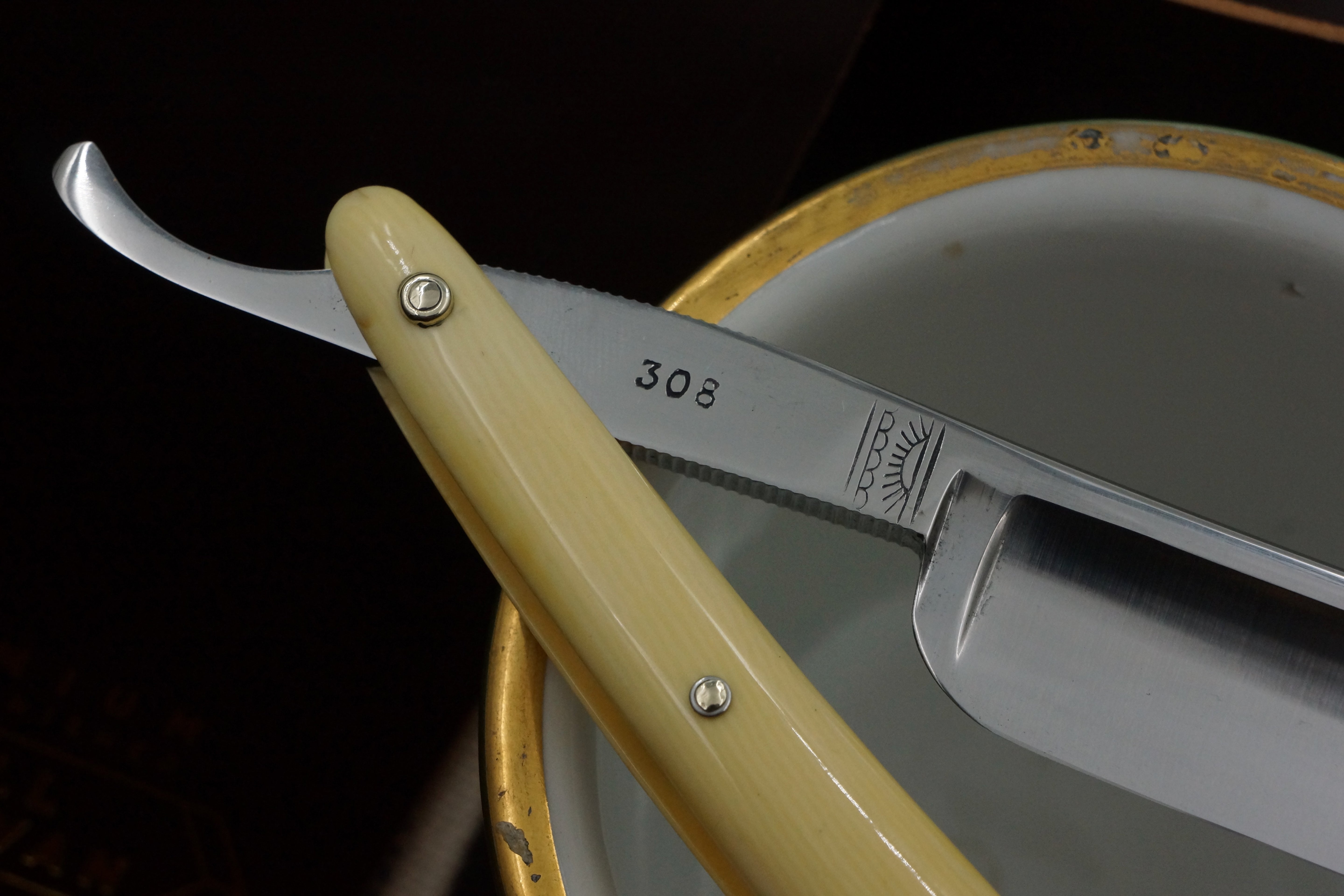 P. Hospital & Co. Le Grelot Full Hollow - 6/8 Excellent Vintage French Straight Razor - Shave Ready