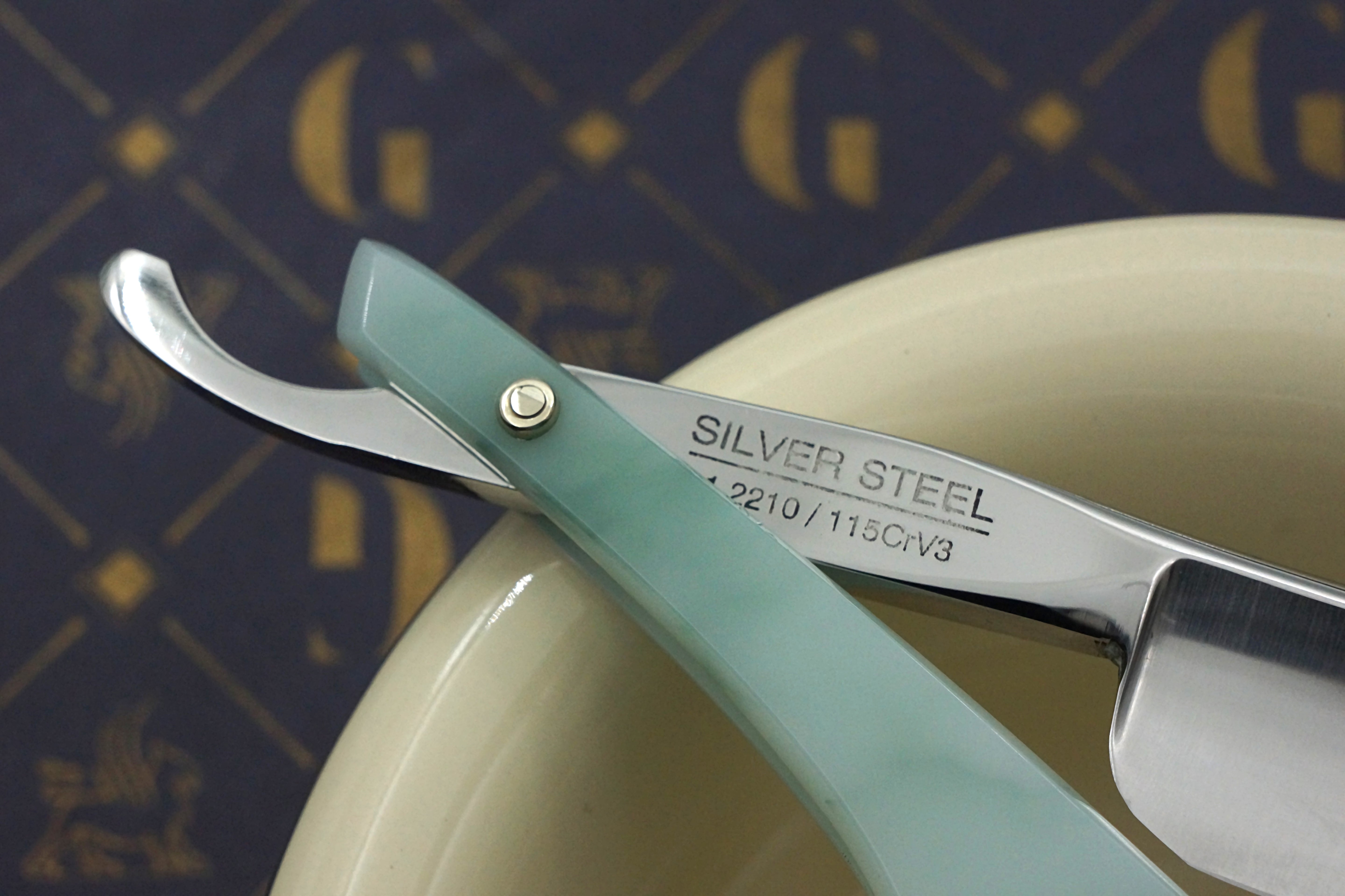 Griffith 13/16 Silver Steel Full Hollow Etched Blade - Emerald Quartz Acrylic Scales Artisan Straight Razor - Shave Ready