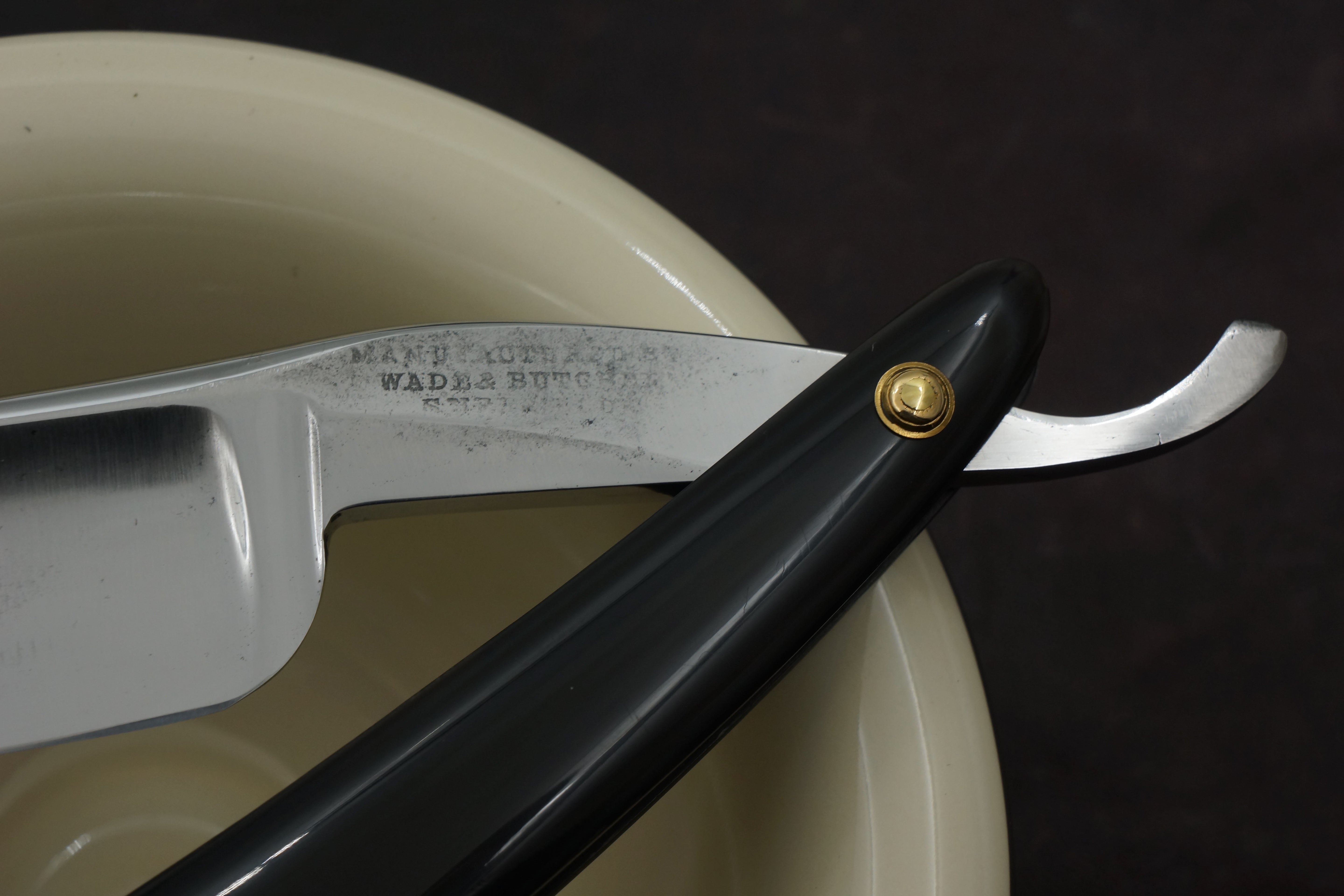 Wade & Butcher "Celebrated Hollow Ground for Barbers Use" 1" Blade with New Horn Scales Sheffield Straight Razor - Shave Ready