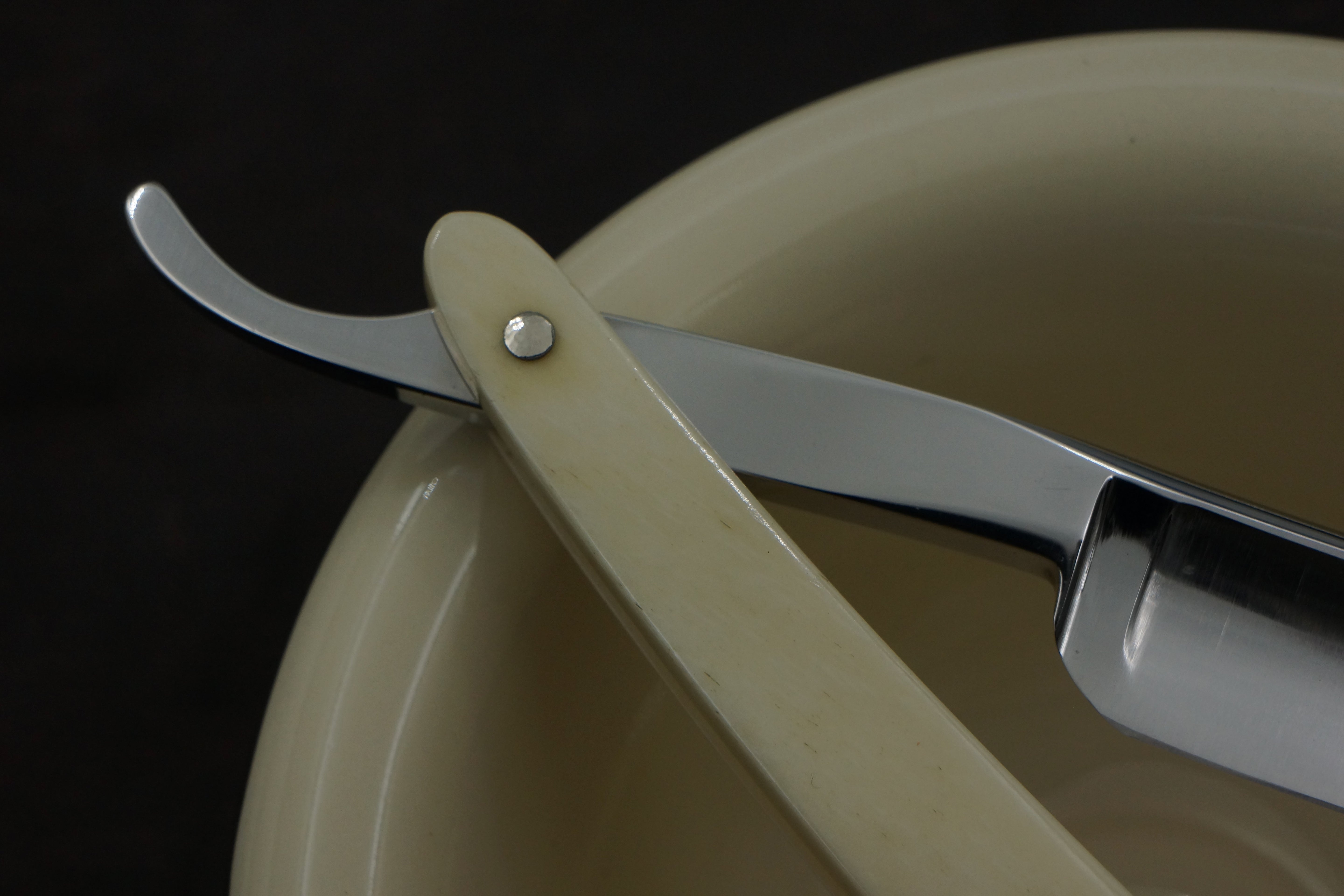Boker "Edelweiss" 5/8 Full Hollow Etched Blade - Preowned Solingen Straight Razor - Shave Ready
