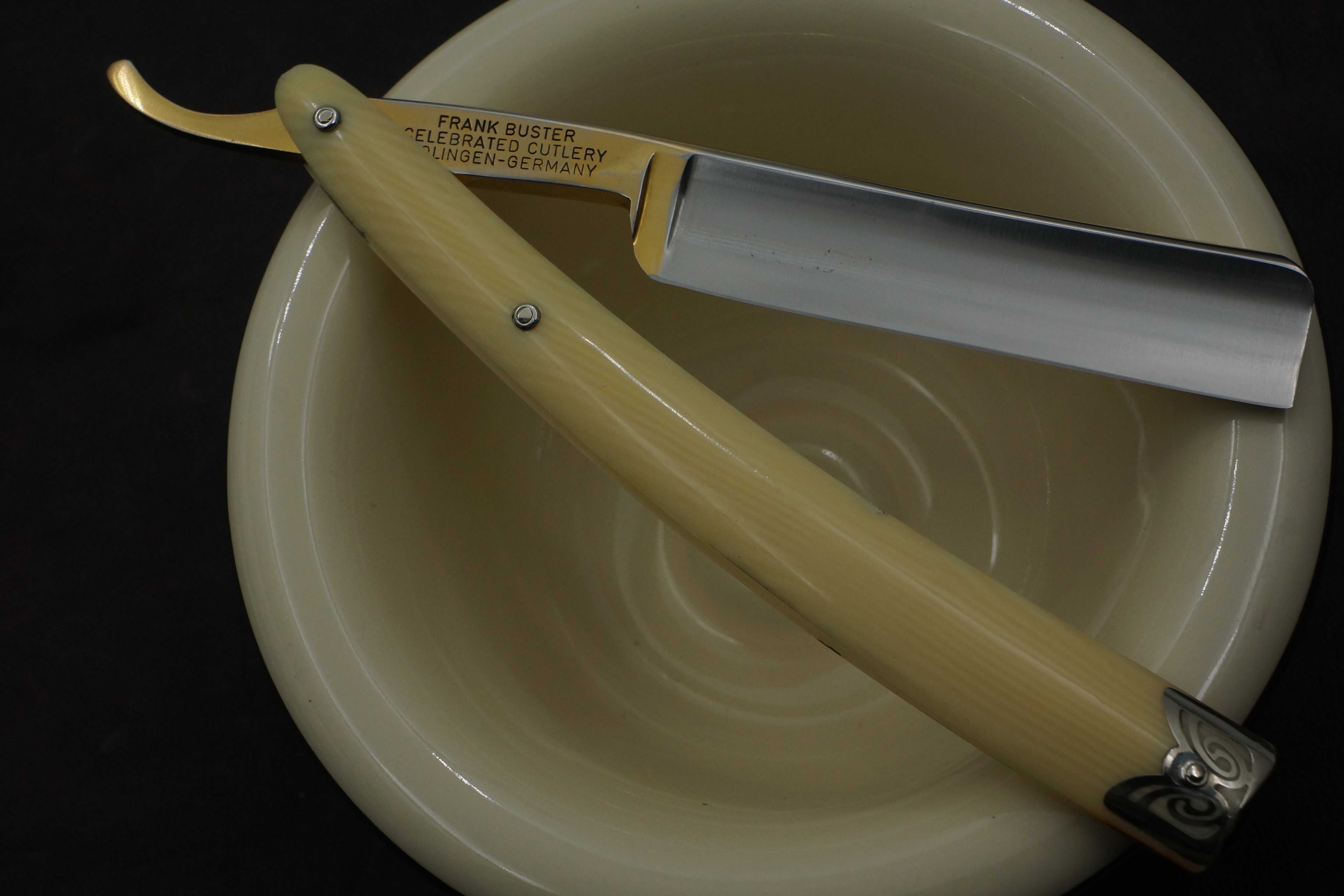Frank Buster Fightin' Rooster - Excellent Fancy 11/16 Blade - Vintage Solingen Straight Razor - Shave Ready