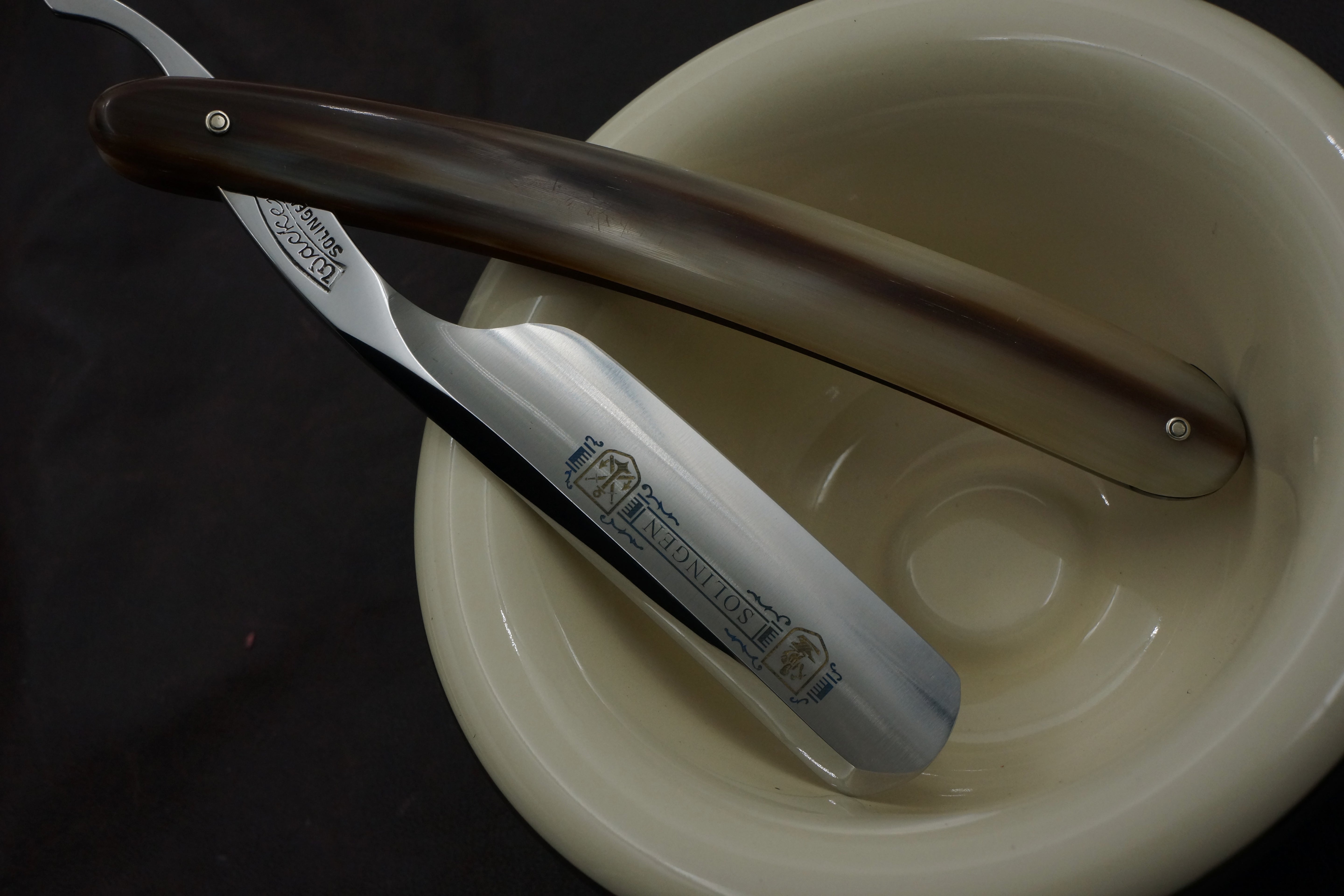 Wacker 6/8 Full Hollow Blade - Horn Scales Solingen Straight Razor - Shave Ready