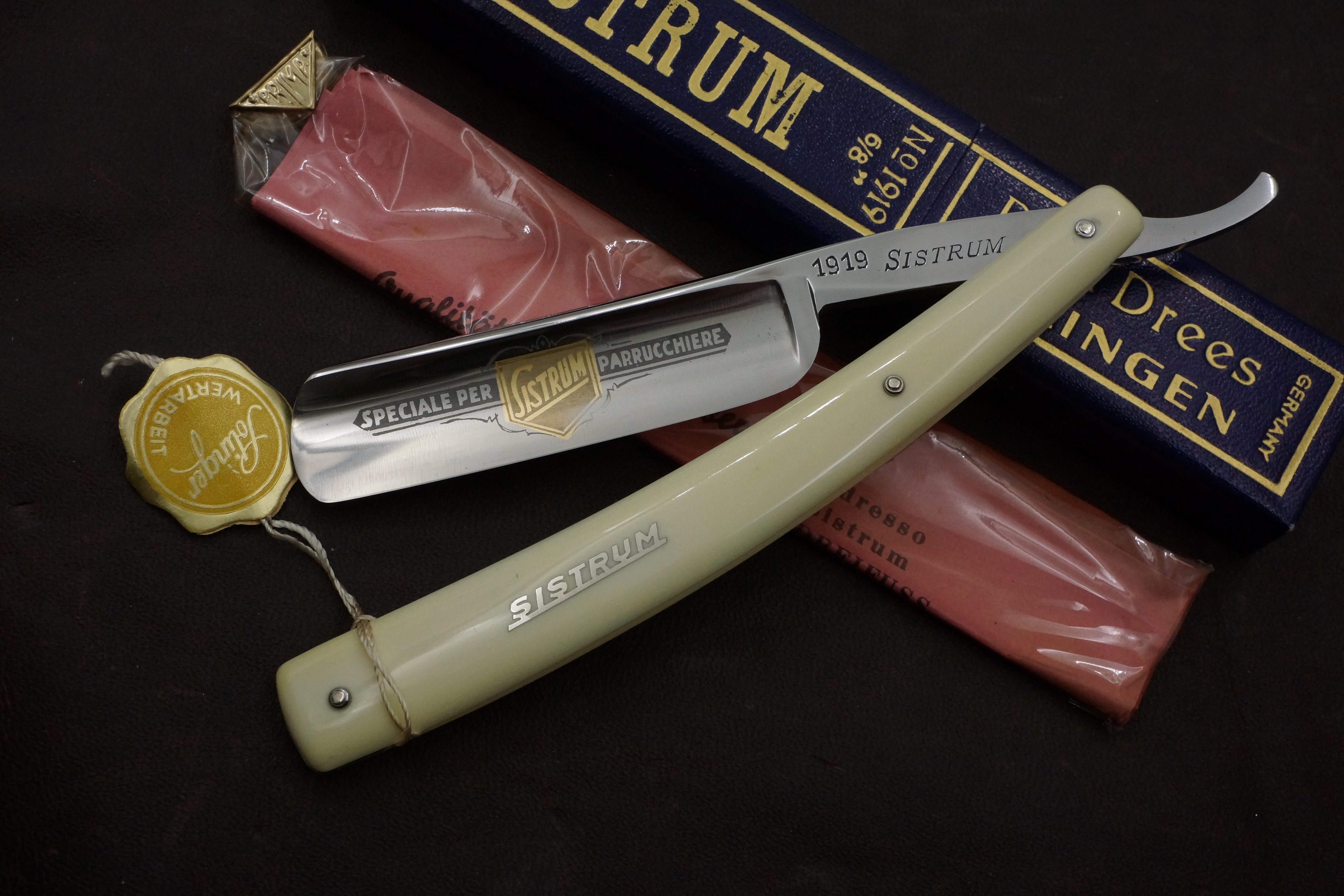 Paul Drees "Sistrum" - NOS 6/8-13/16 Full Hollow Blade - NOS Vintage Solingen Straight Razor
