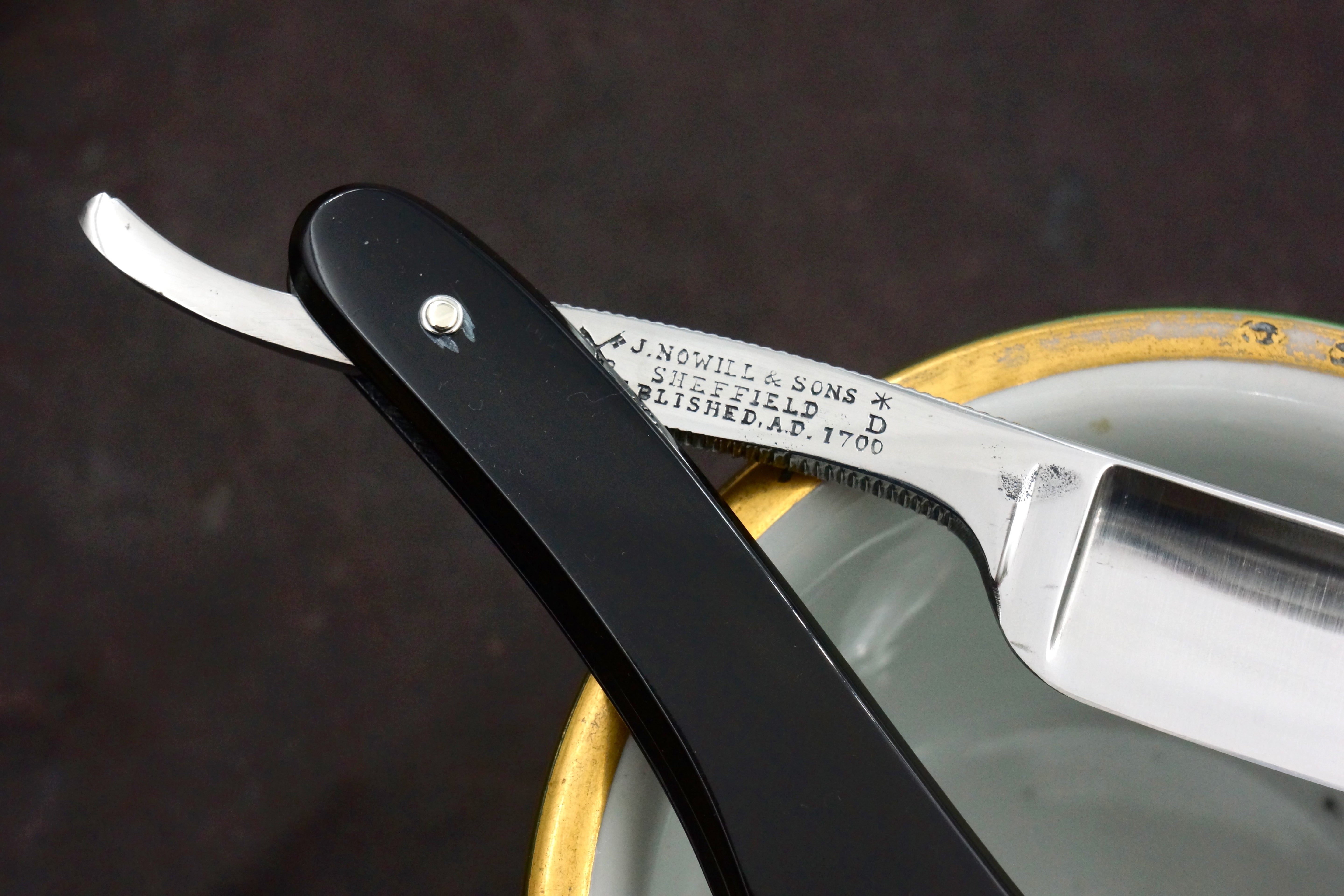 J. Nowill & Sons "Krosskeys" - 11/16 Full Hollow Vintage Sheffield Straight Razor - Shave Ready