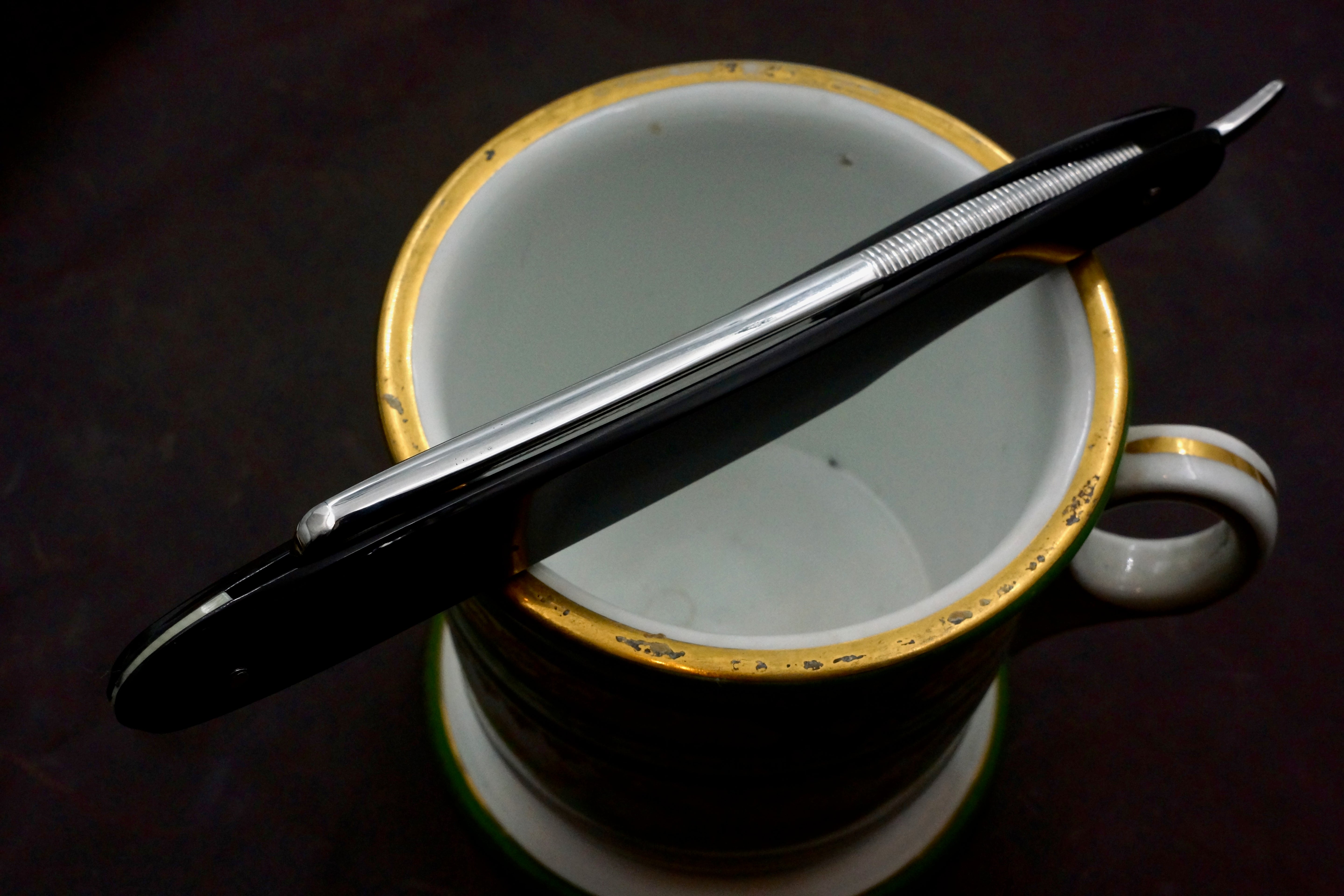 J. Nowill & Sons "Krosskeys" - 11/16 Full Hollow Vintage Sheffield Straight Razor - Shave Ready