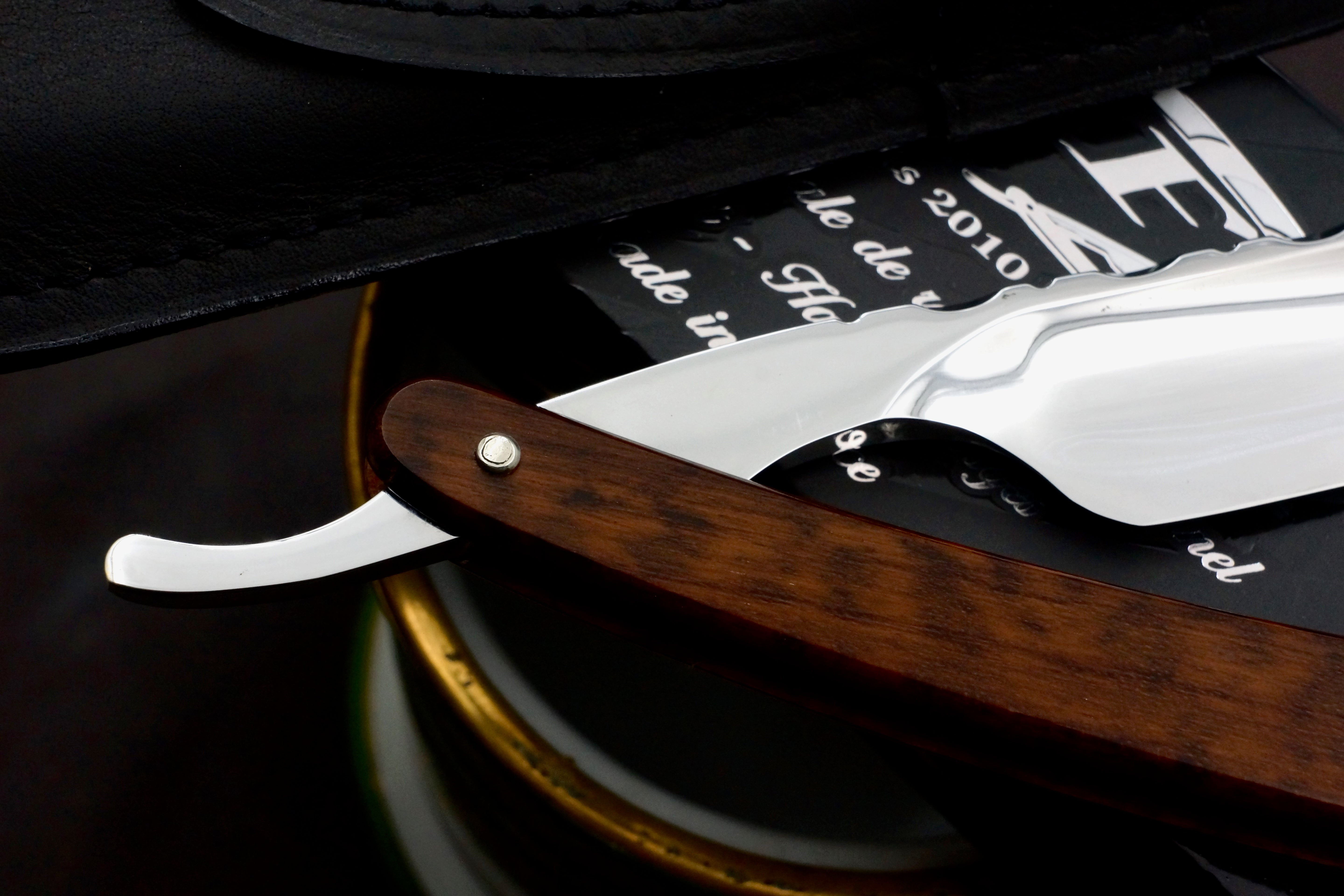 Ertan Suer "Legend Koroglu" 6/8 Full Hollow Fancy Blade with Snakewood Scales - Excellent Preowned French Straight Razor - Shave Ready