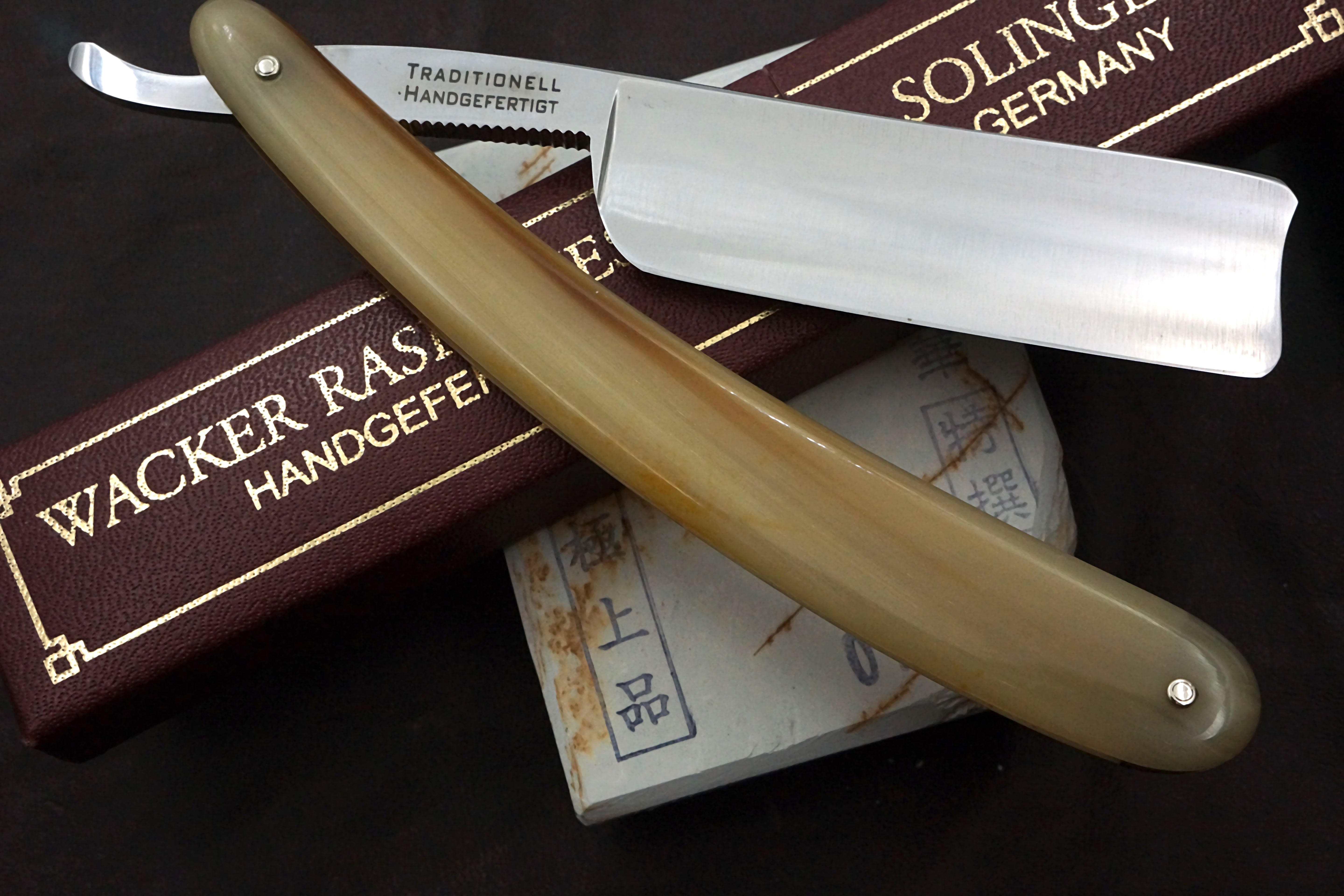 Wacker 8/8 Handforged - Rare Horn Scales Preowned Solingen Straight Razor - Shave Ready