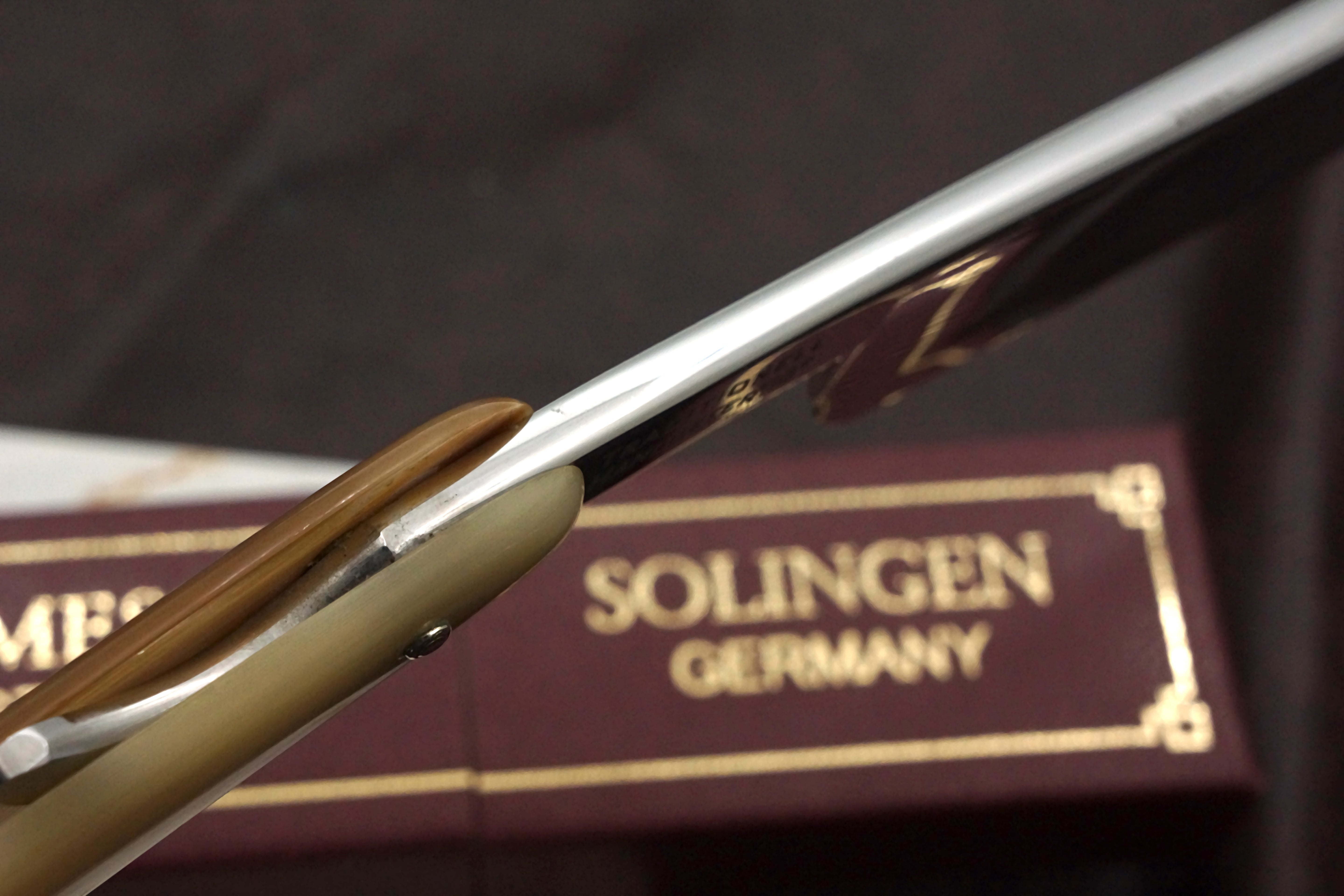 Wacker 8/8 Handforged - Rare Horn Scales Preowned Solingen Straight Razor - Shave Ready