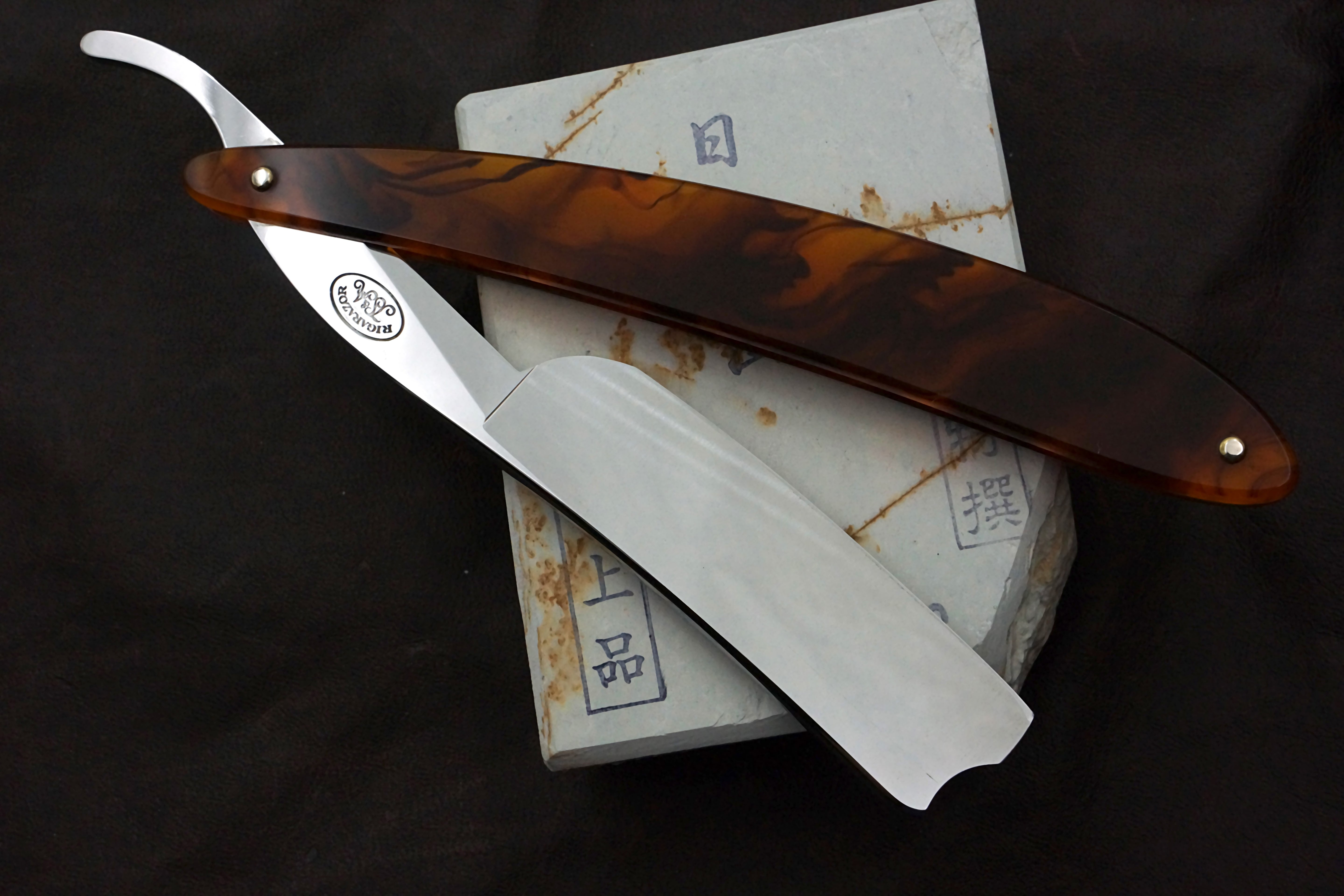 Riga Razor 7/8 Quarter Hollow Blade with Acrylic Scales - Preowned Custom Straight Razor - Shave Ready