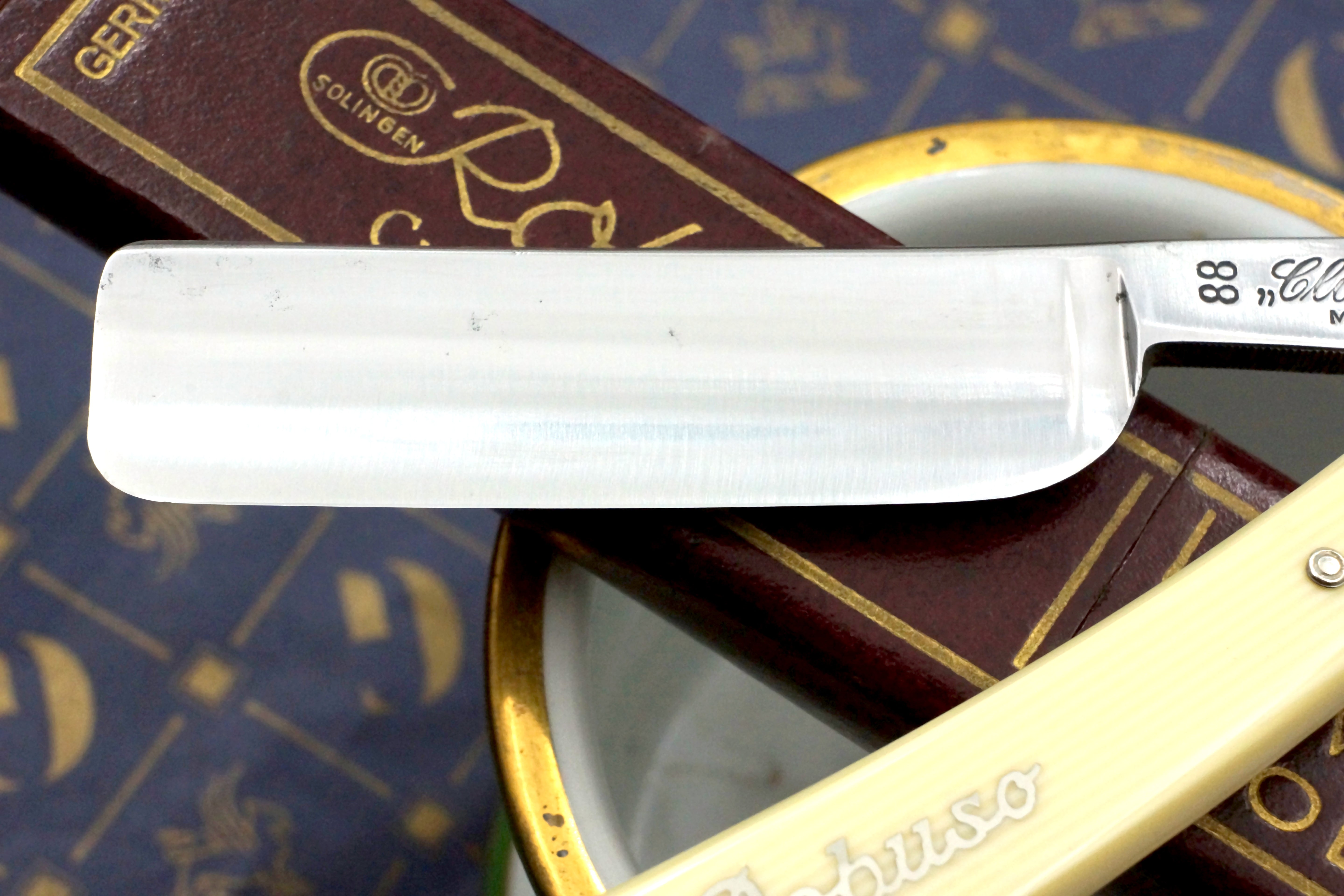 Robuso 88 "Clover Four" - 13/16 Vintage NOS Solingen Straight Razor - Shave Ready