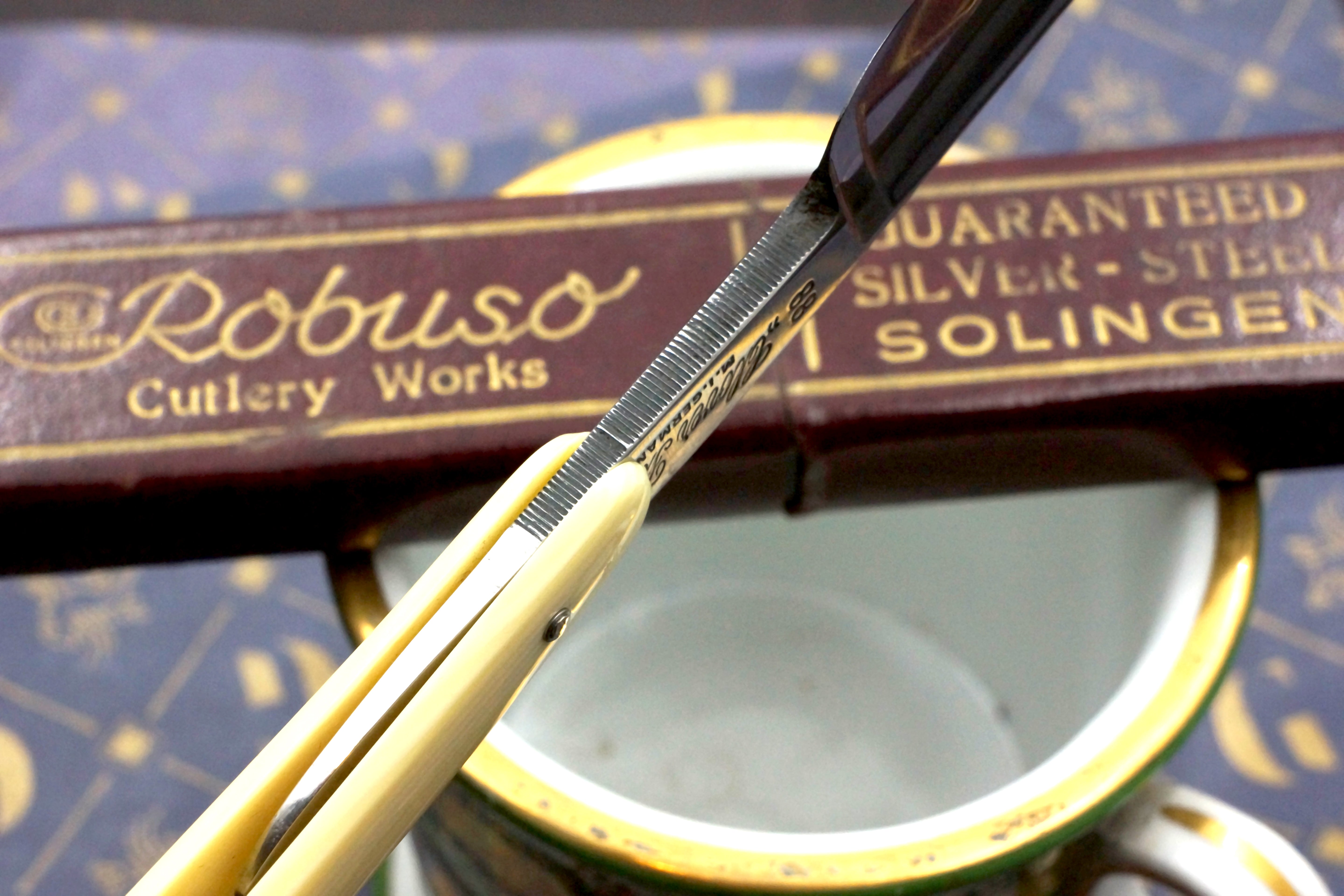 Robuso 88 "Clover Four" - 13/16 Vintage NOS Solingen Straight Razor - Shave Ready