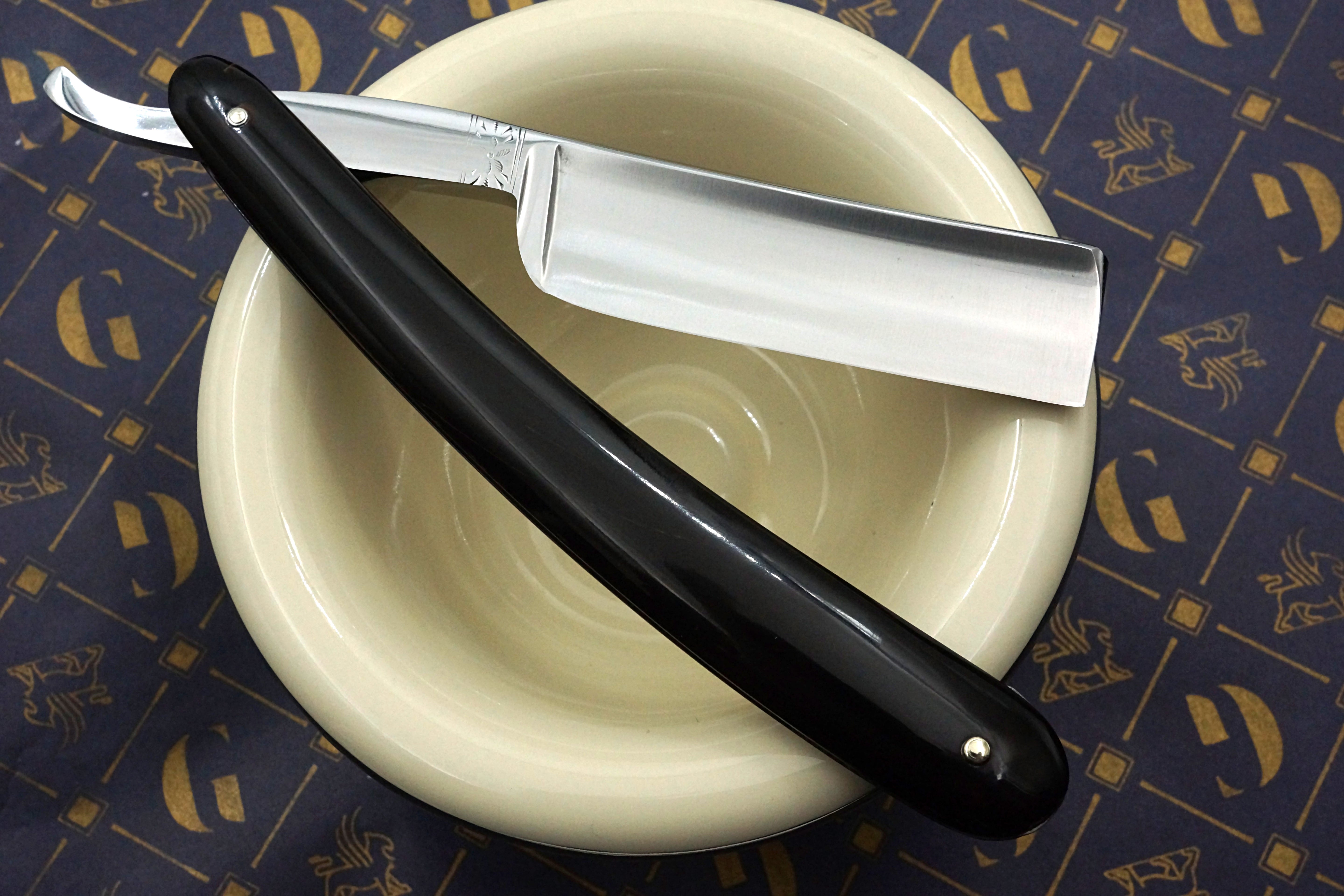 TR Cadman Bengall 13/16" Full Hollow - Vollständig restauriertes Rasiermesser mit Originalschalen - Rasurbereit
