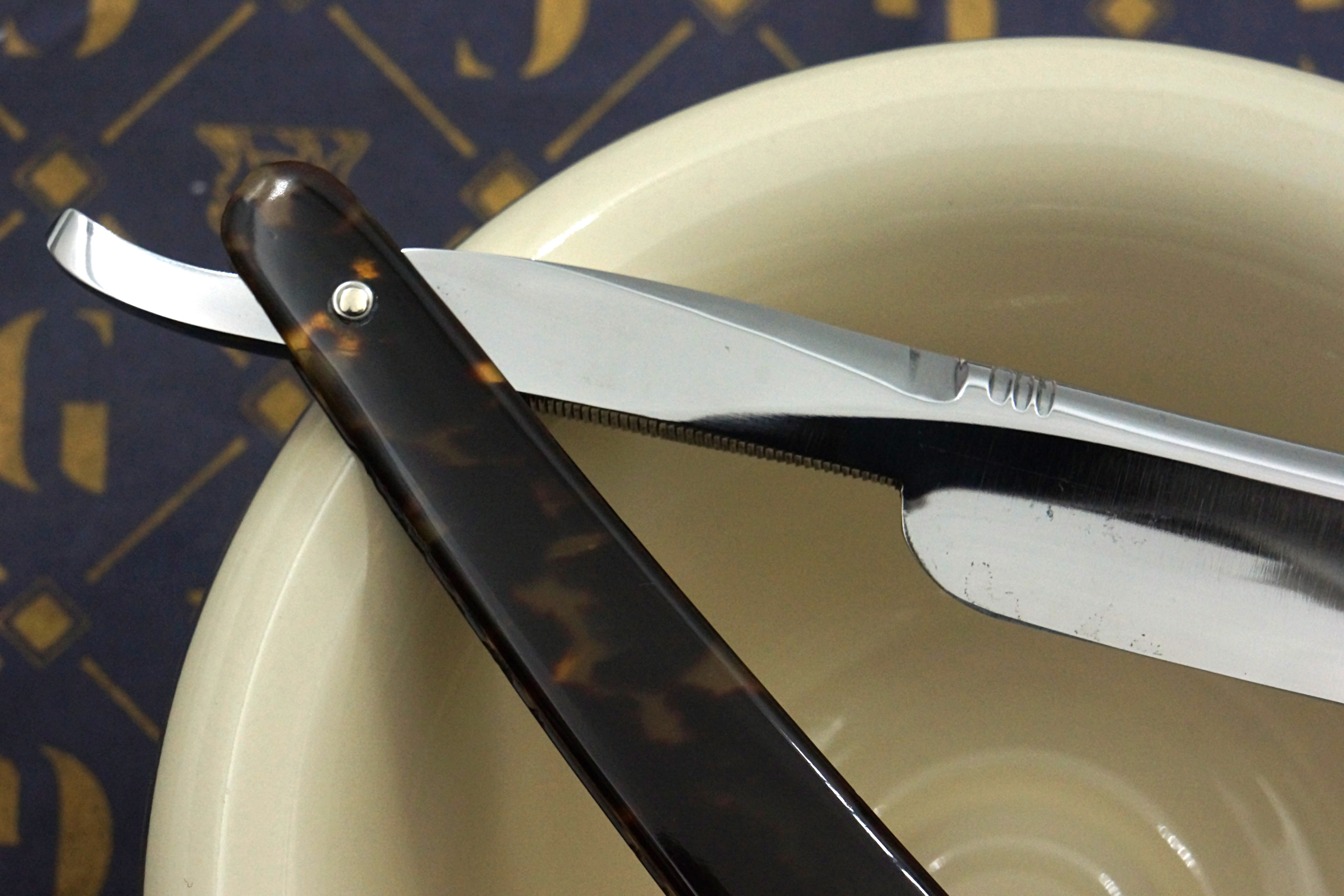 Chas. Clements Fancy Blade - Rare Tortoiseshell Scaled - 11/16 Restored Sheffield Straight Razor - Shave Ready
