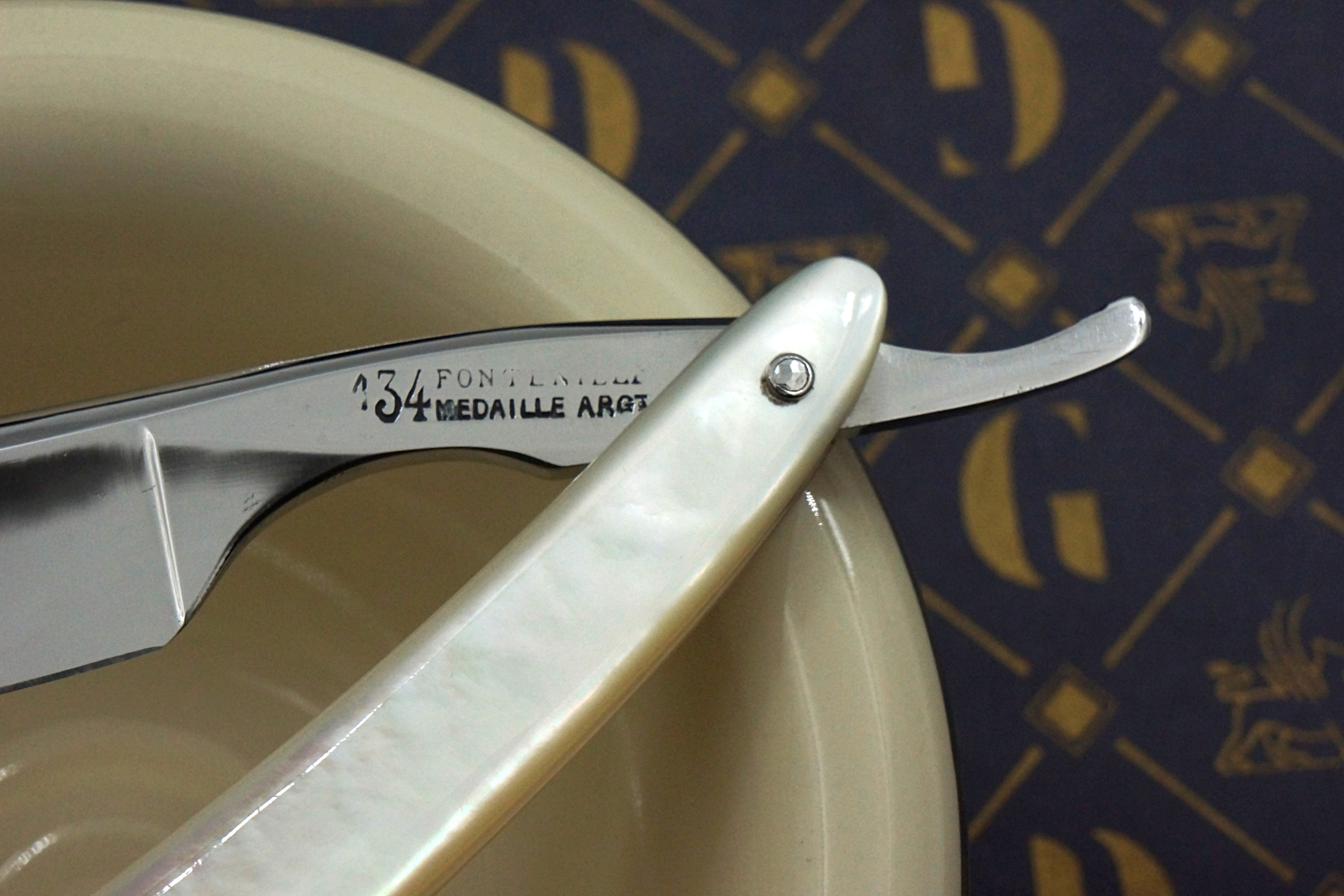 Fontenille Rare Mother of Pearl Scaled -6/8 Near Wedge Blade French Straight Razor - Shave Ready