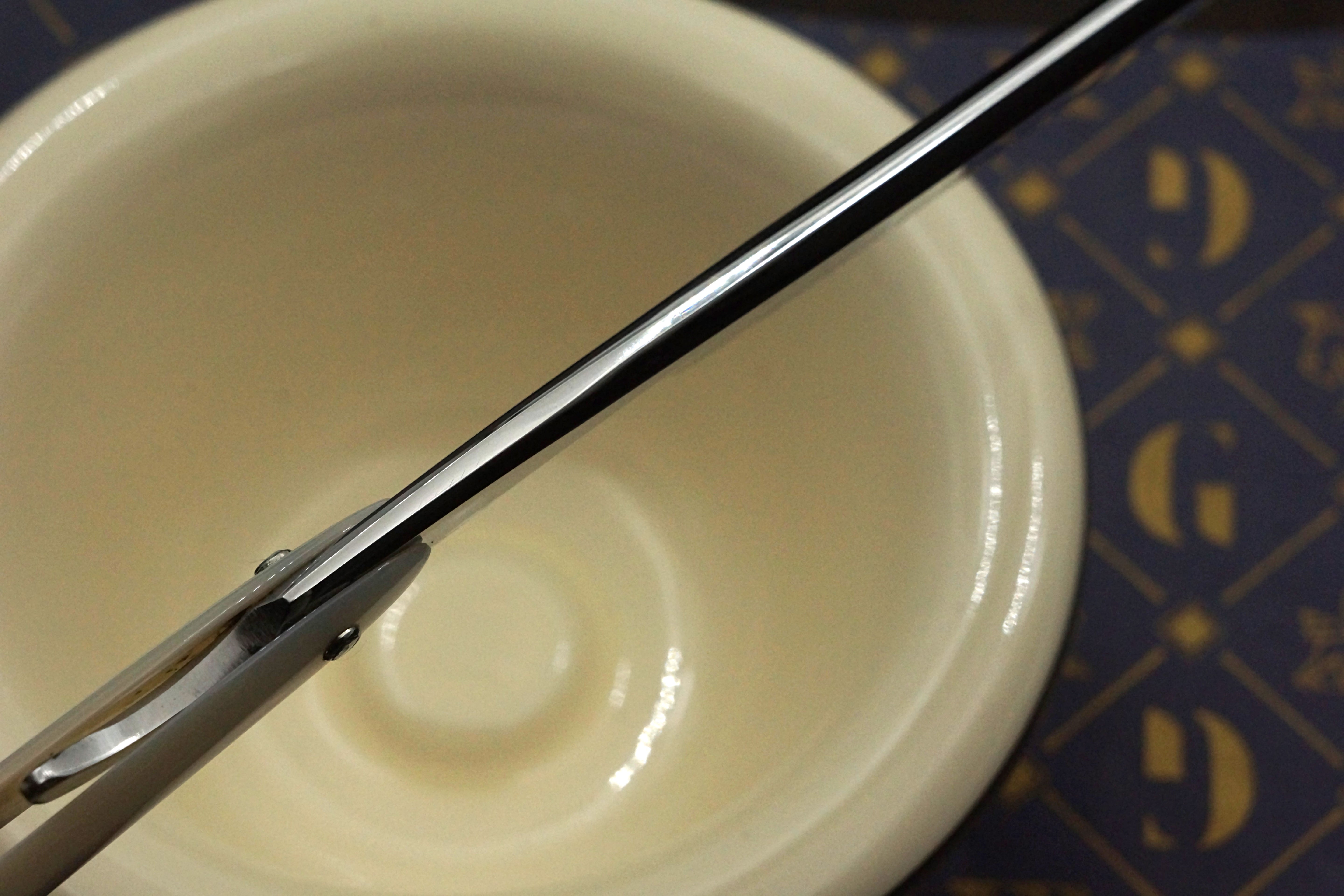 Fontenille Rare Mother of Pearl Scaled -6/8 Near Wedge Blade French Straight Razor - Shave Ready