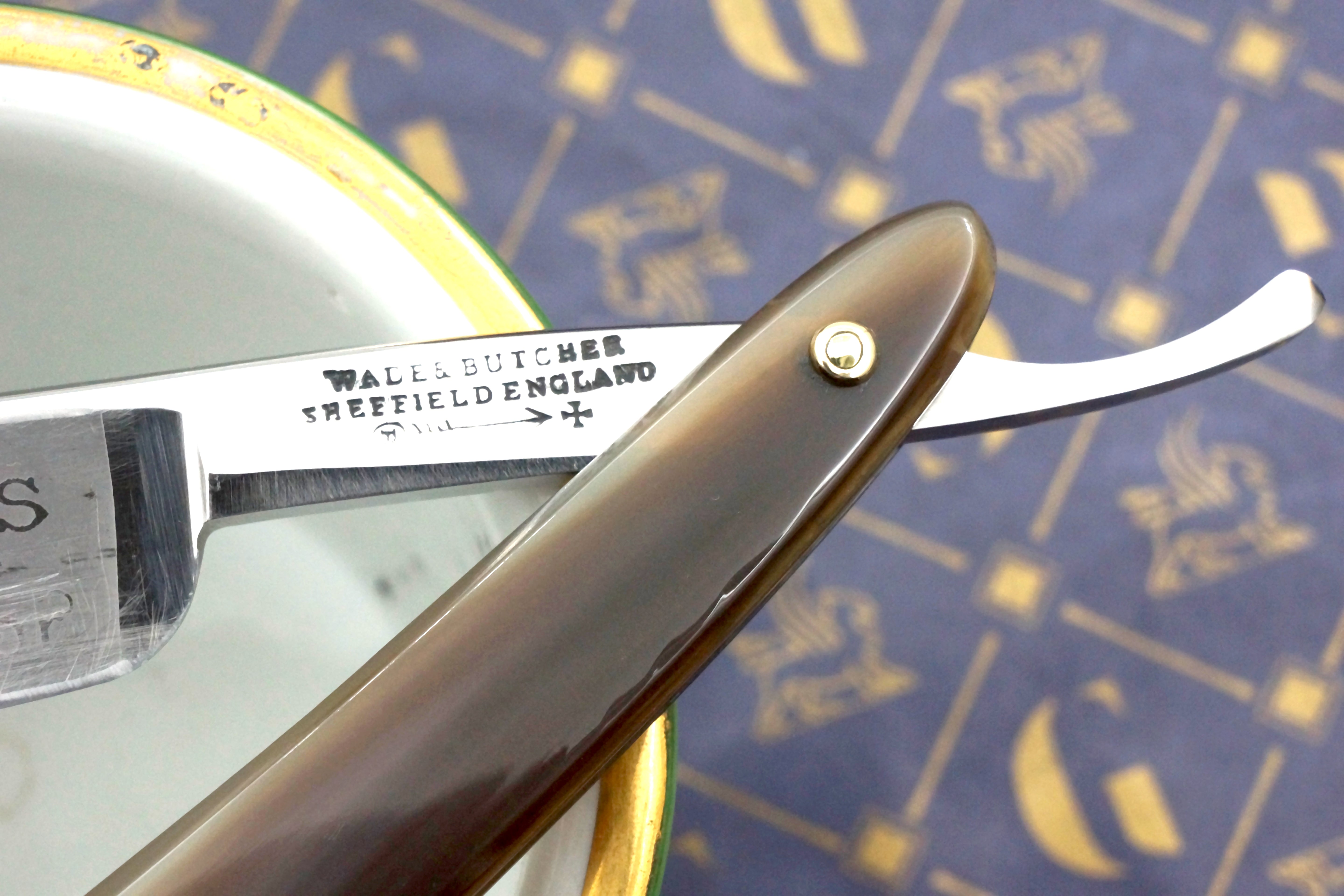 Wade & Butcher "Celebrated Fine India Steel" 13/16 Blade with New Horn Scales Sheffield Straight Razor - Shave Ready