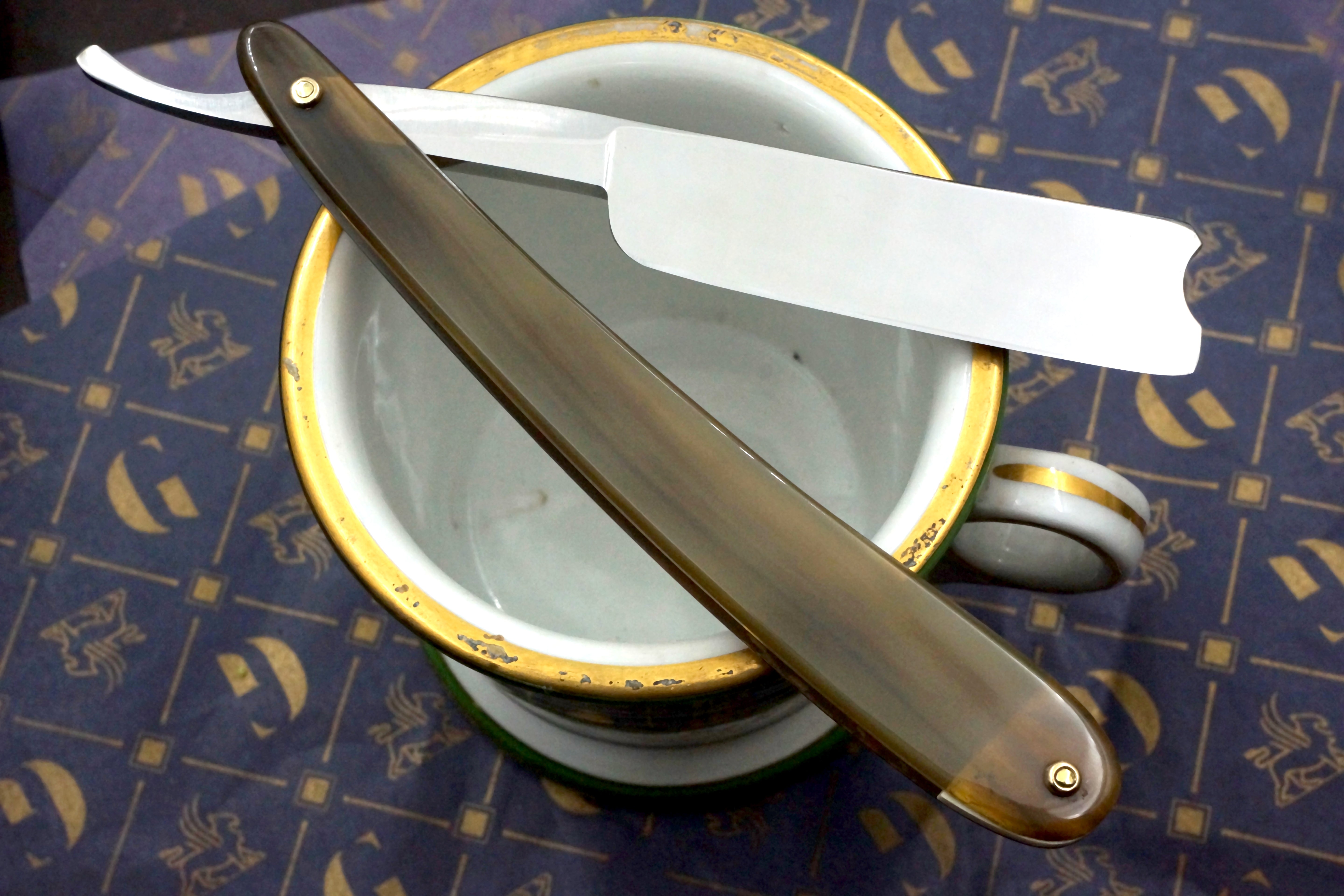 Wade & Butcher "Celebrated Fine India Steel" 13/16 Blade with New Horn Scales Sheffield Straight Razor - Shave Ready