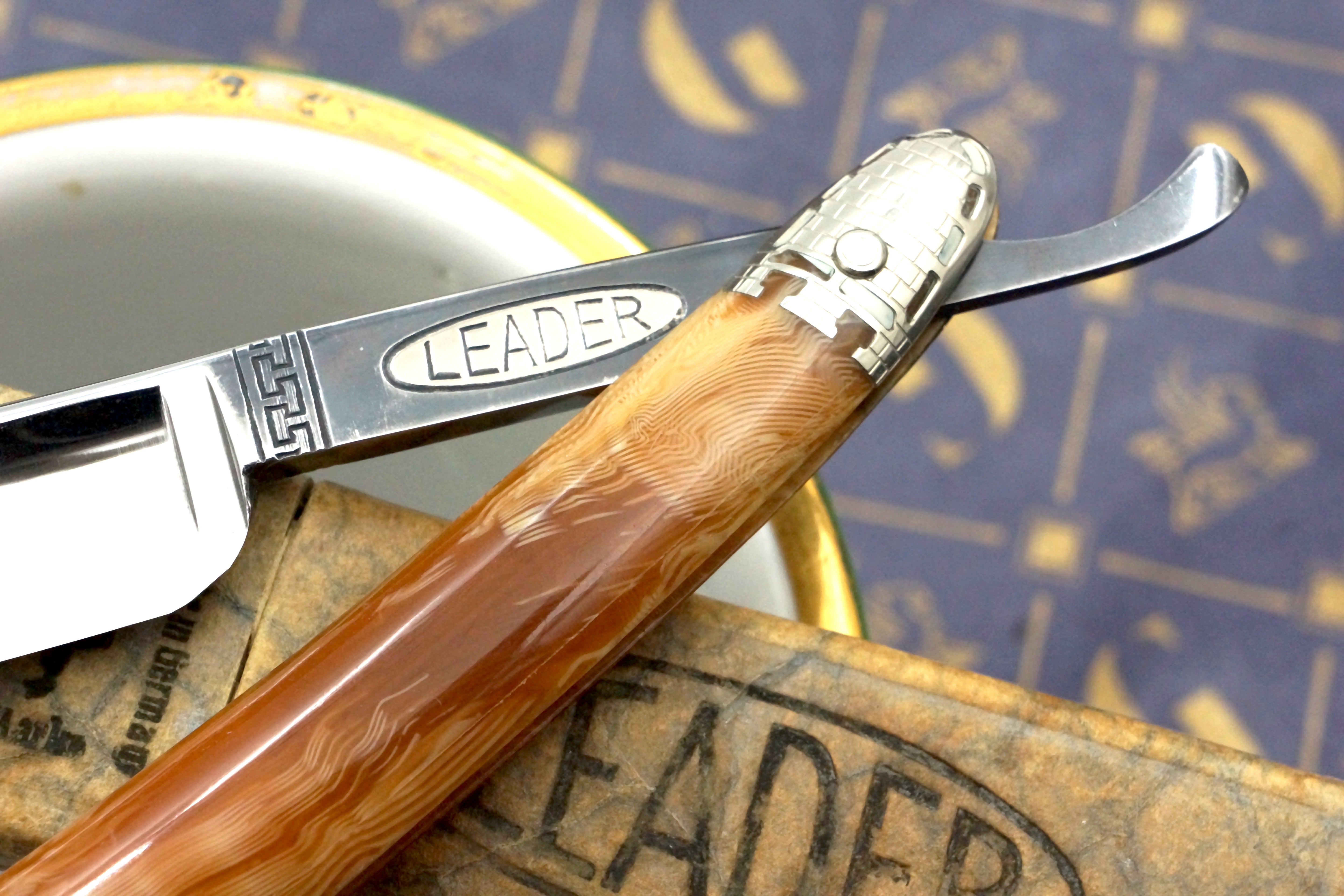 F.W. Engels "Leader" 9/16 - Excellent+ Vintage Solingen Straight Razor - Shave Ready