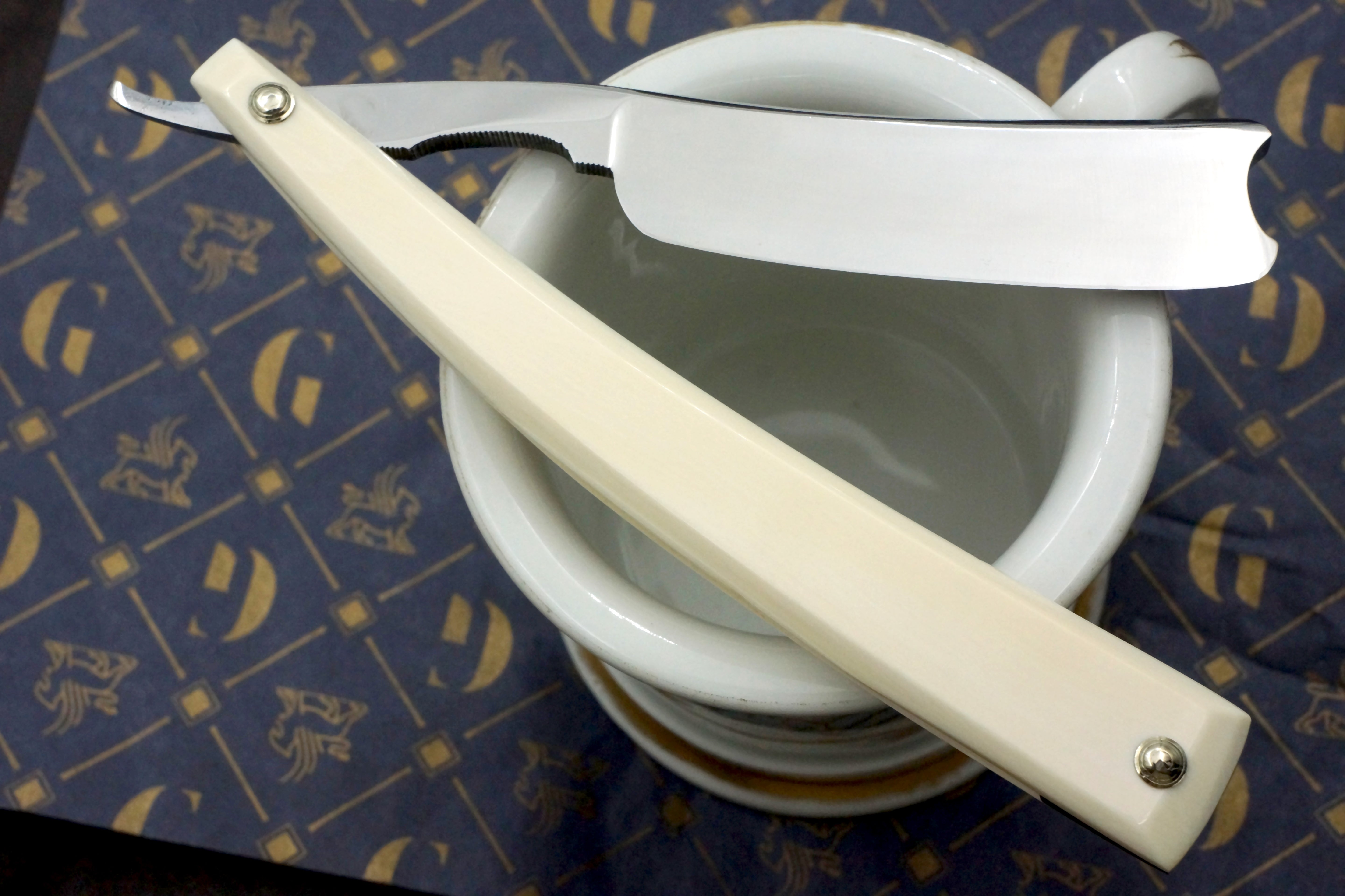 Wm. Greaves & Sons 7/8 Blade "Philadelphia Razor" with Mammoth Ivory Scales - Restored Sheffield Straight Razor - Shave Ready