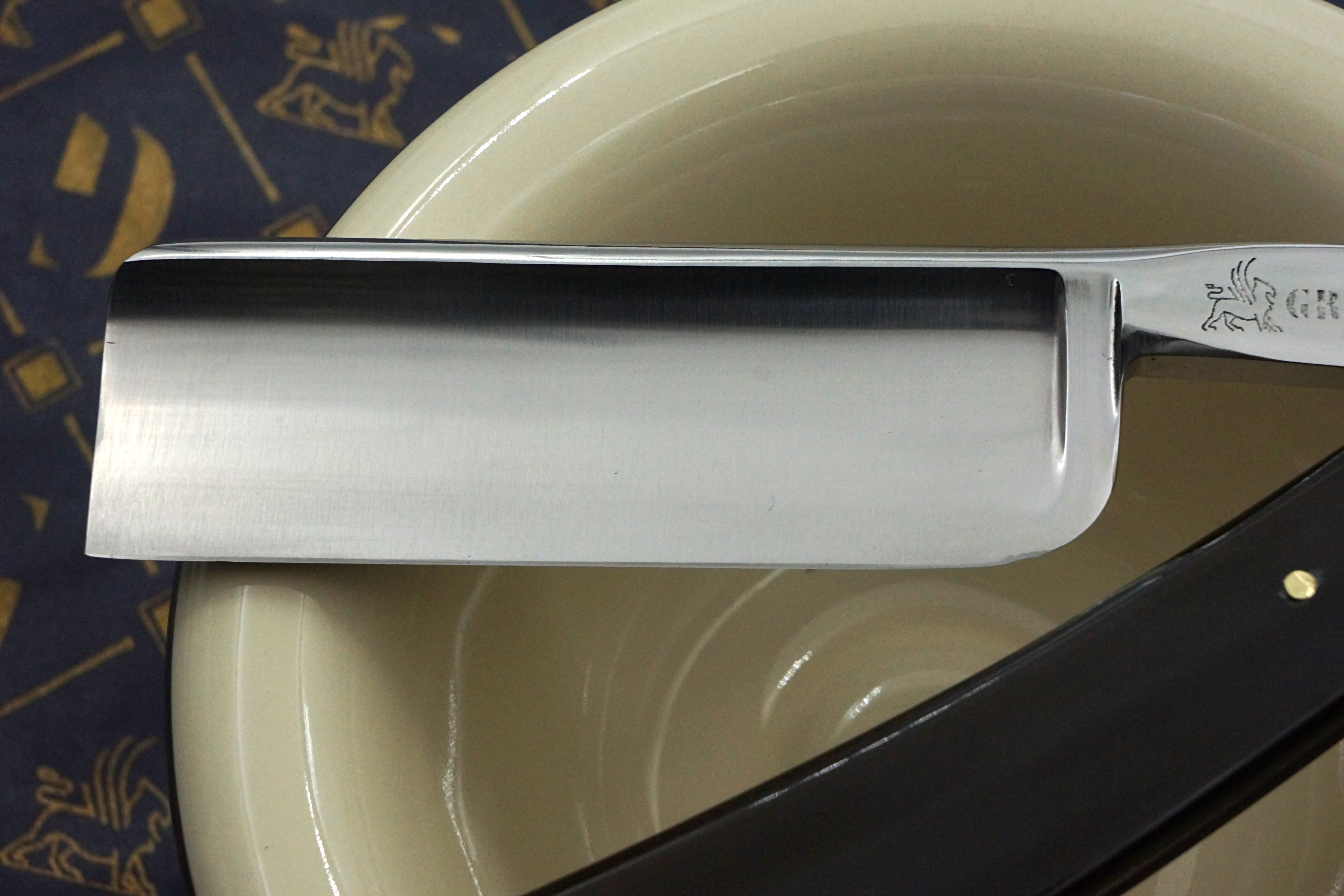 Griffith 8/8 Silver Steel Extra Hollow Blade - Horn Scales Artisan Straight Razor - Shave Ready
