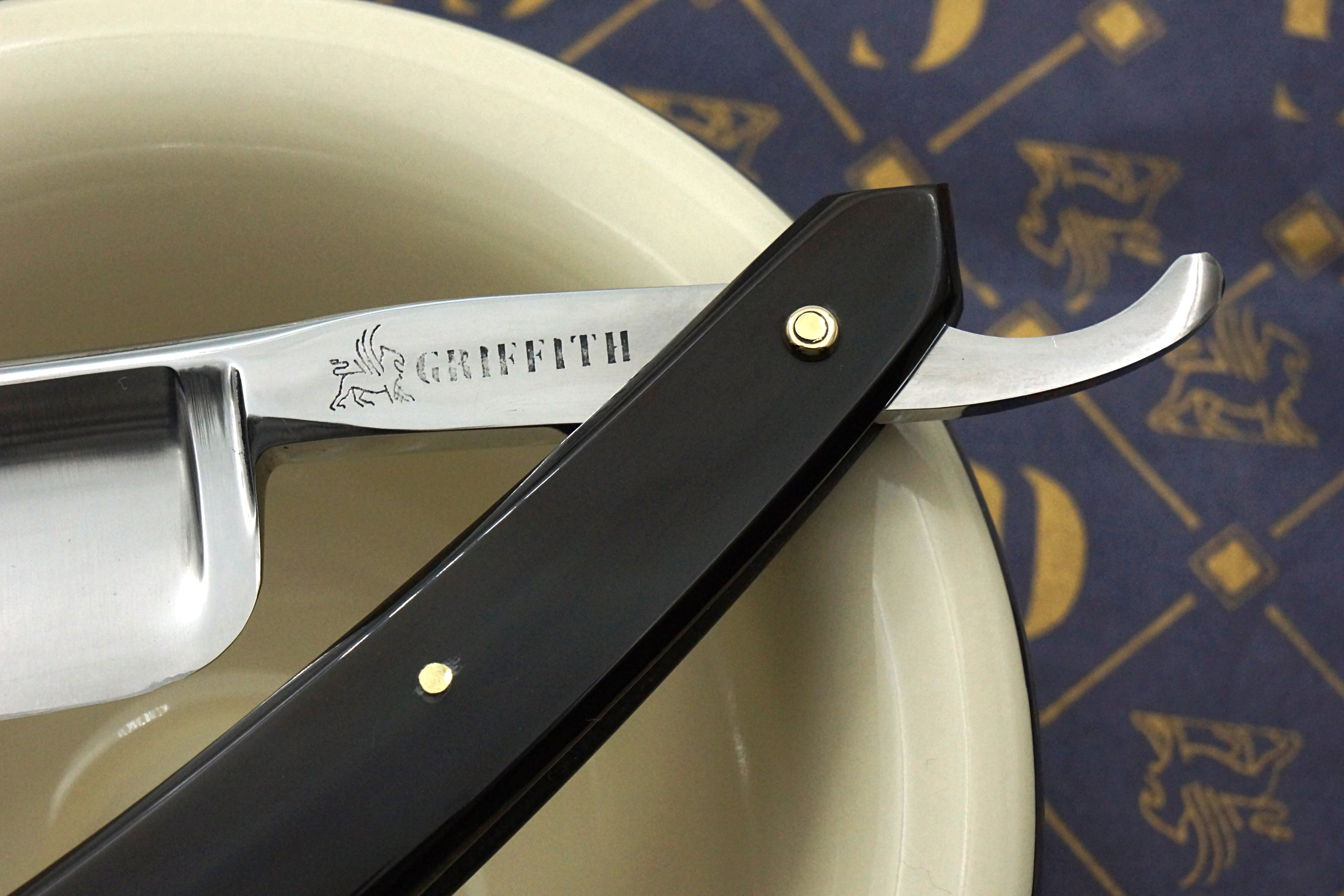 Griffith 8/8 Silver Steel Extra Hollow Blade - Horn Scales Artisan Straight Razor - Shave Ready