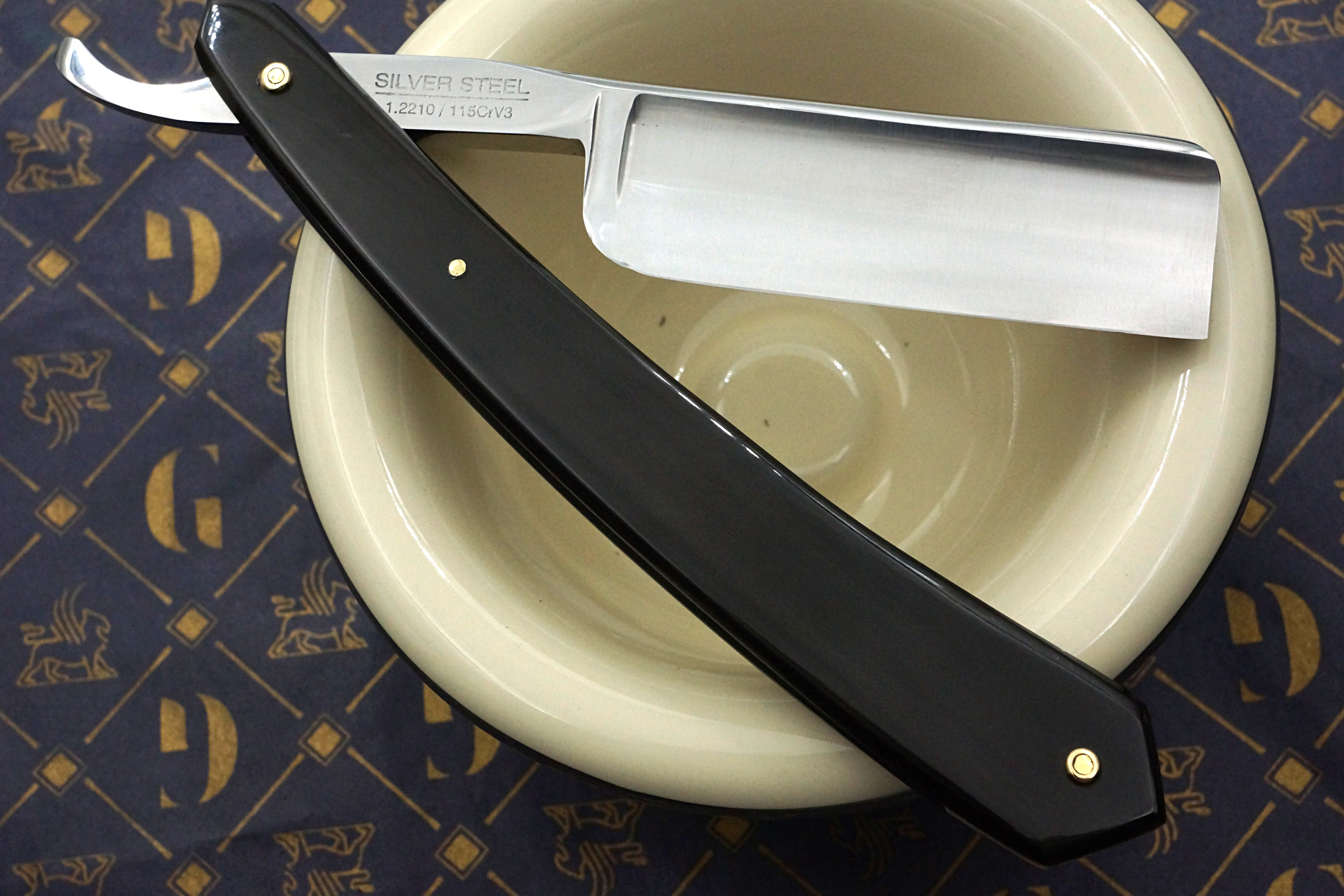 Griffith 8/8 Silver Steel Extra Hollow Blade - Horn Scales Artisan Straight Razor - Shave Ready