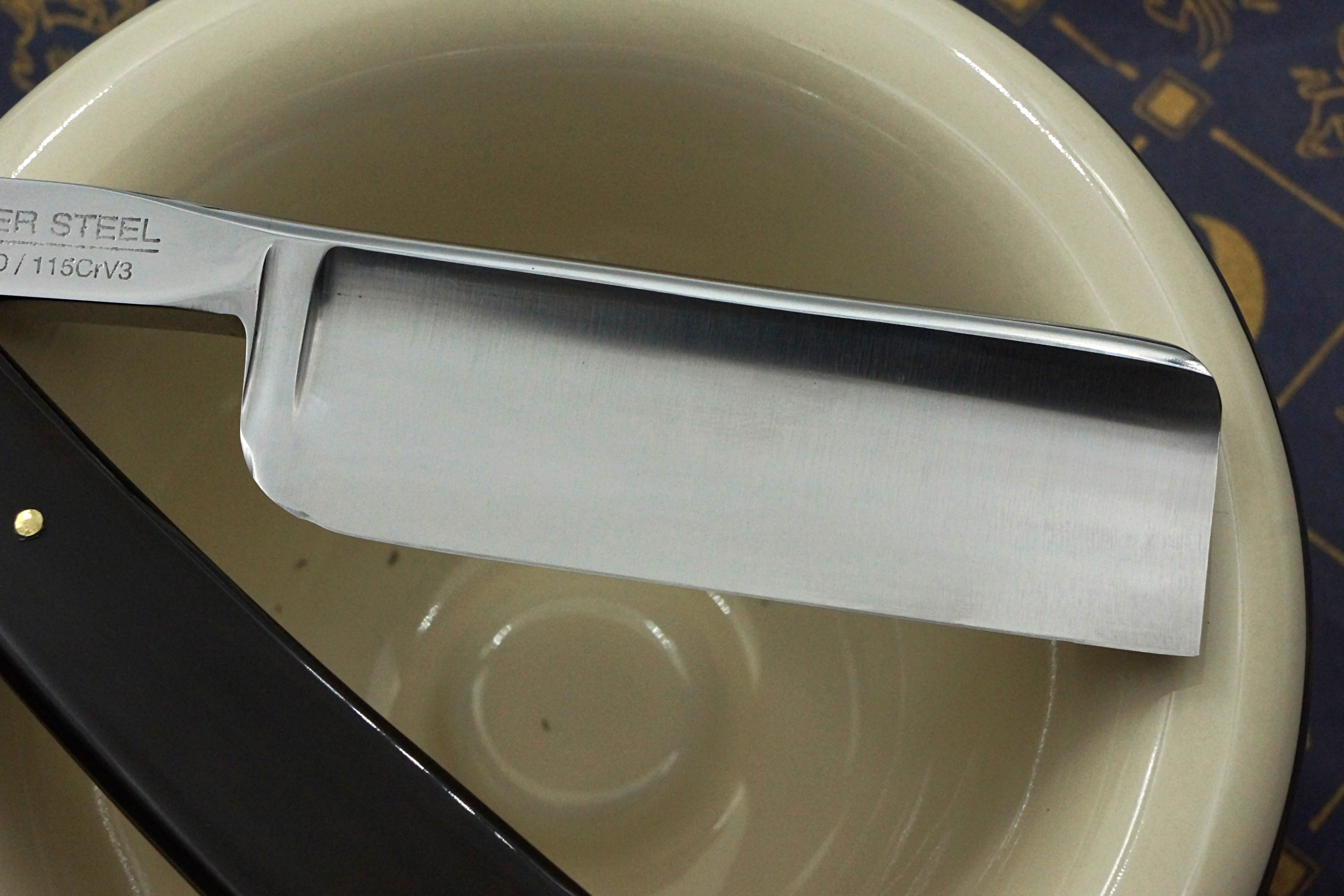 Griffith 8/8 Silver Steel Extra Hollow Blade - Horn Scales Artisan Straight Razor - Shave Ready