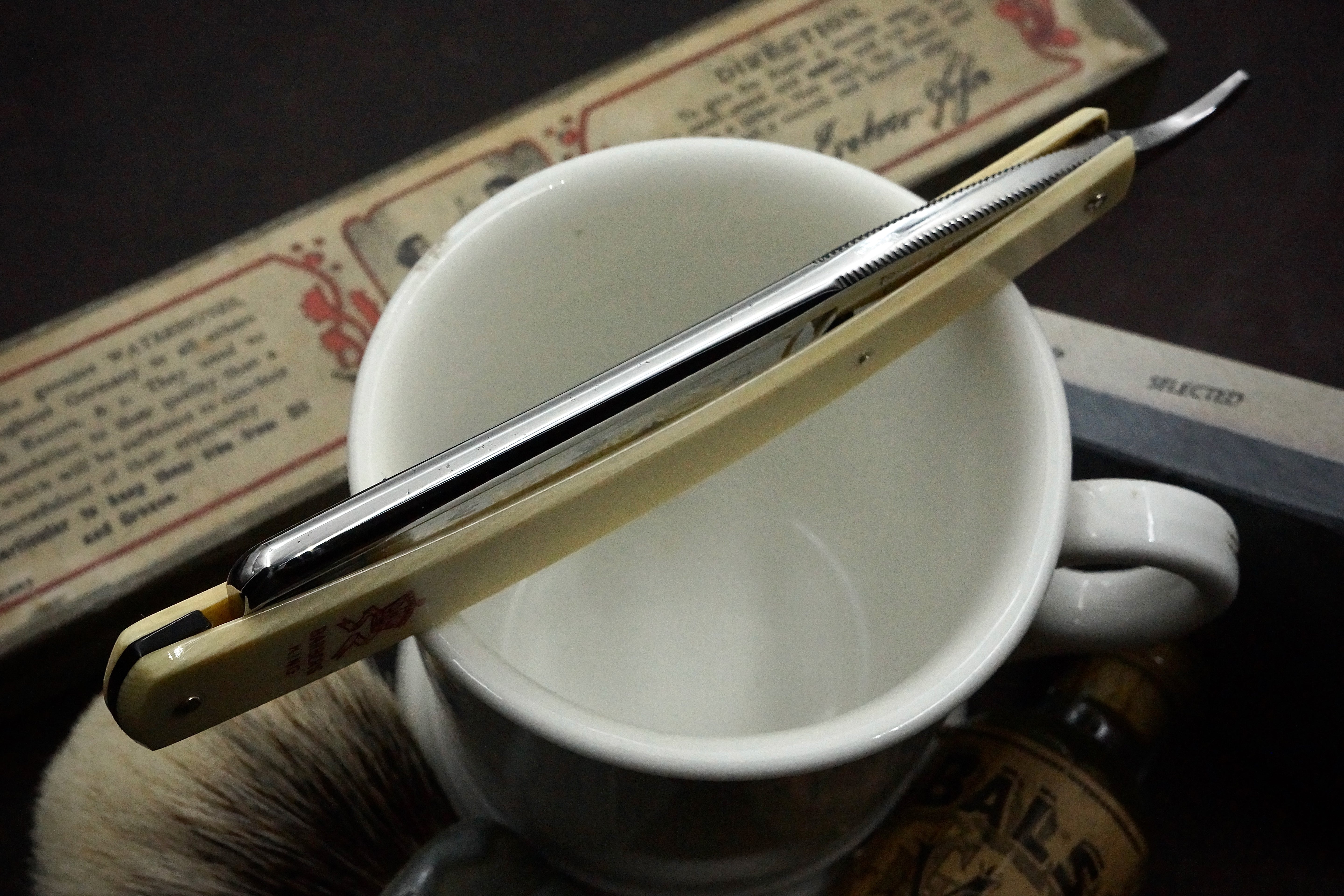 Ed Wusthoff Barber's King - Nearly New 7/8 Full Hollow Blade - Vintage Solingen Straight Razor - Shave Ready