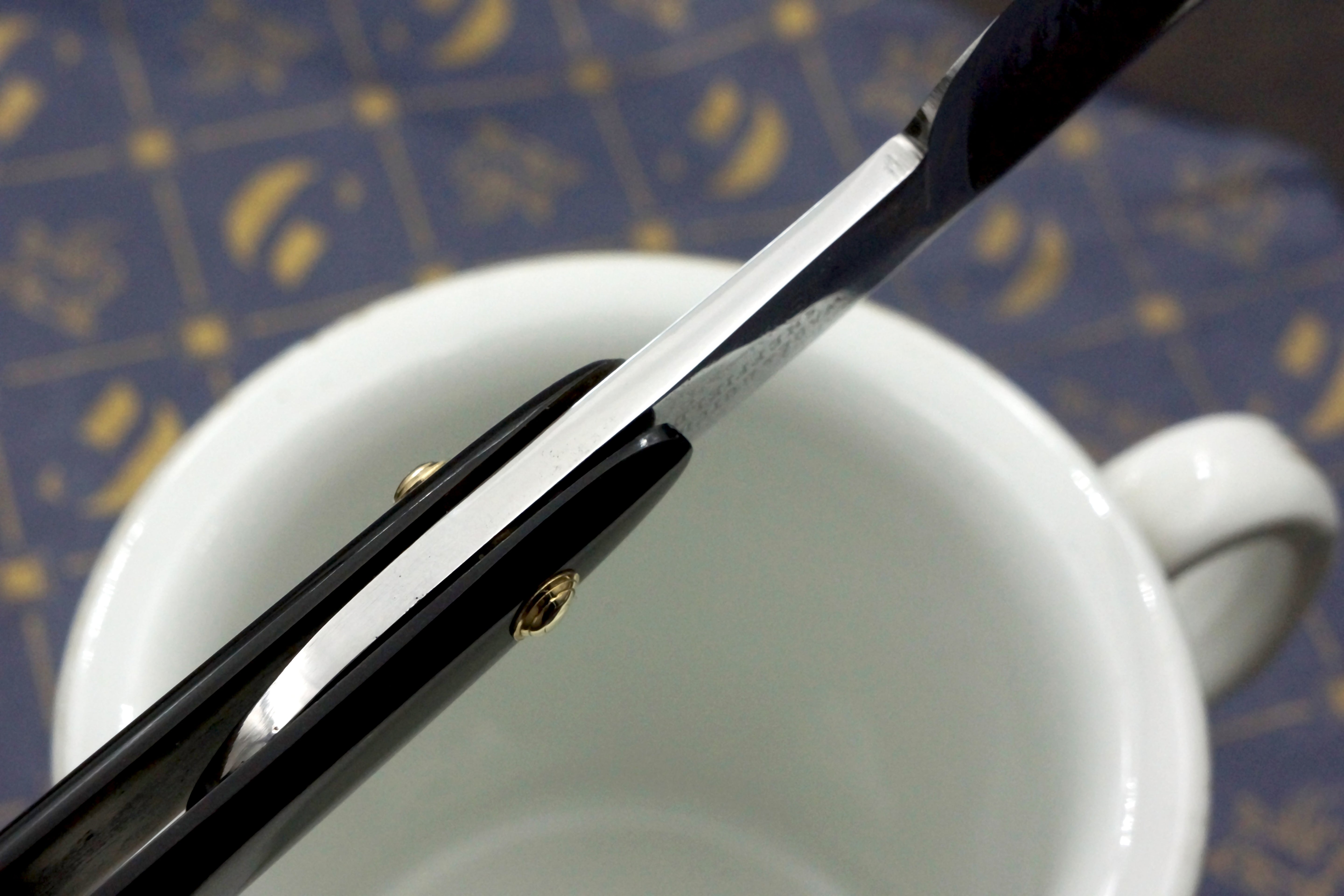 Wade & Butcher "Hollow Ground" 6/8 Blade with New Horn Scales Sheffield Straight Razor - Shave Ready