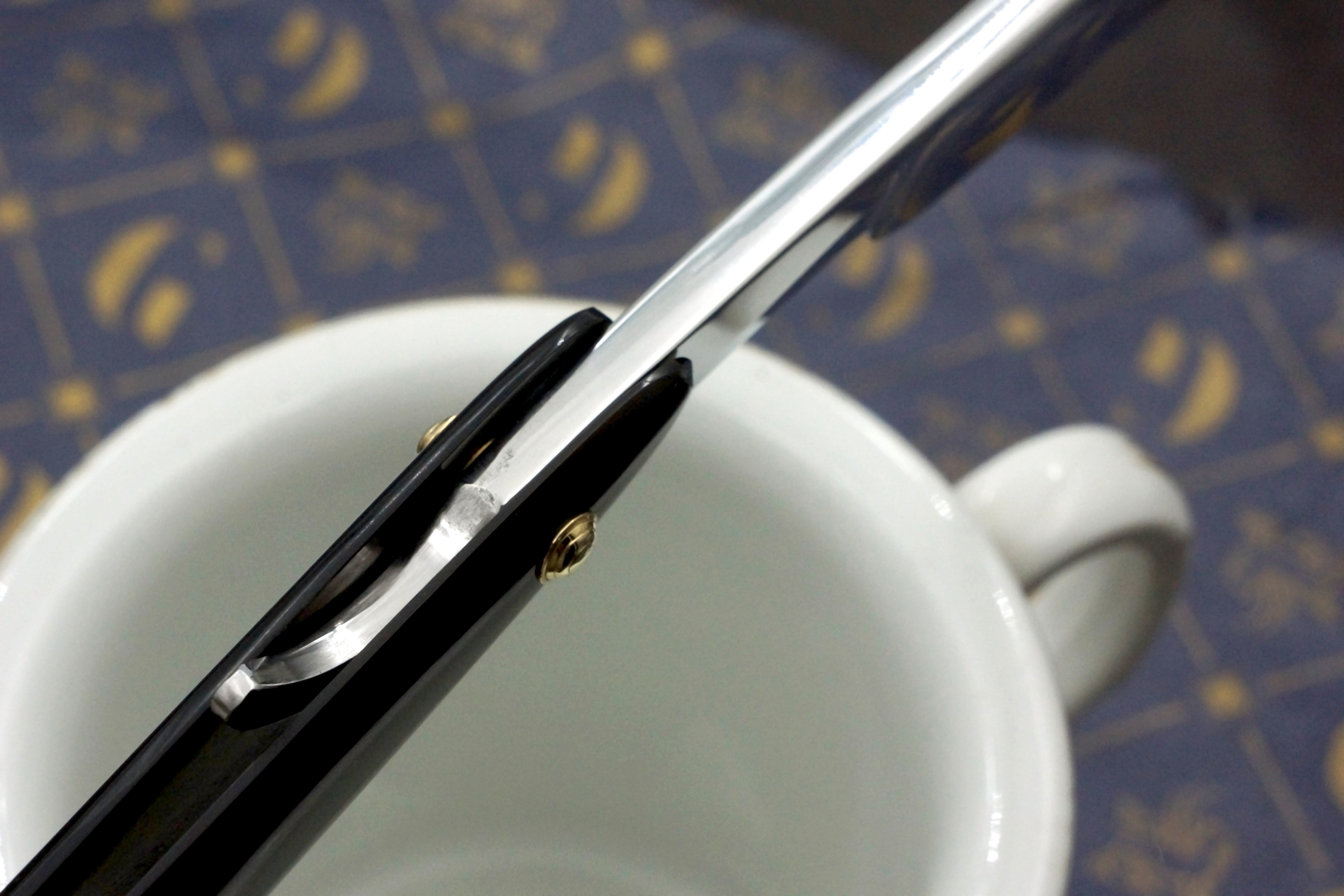 Wade & Butcher "Hollow Ground" 6/8 Blade with New Horn Scales Sheffield Straight Razor - Shave Ready