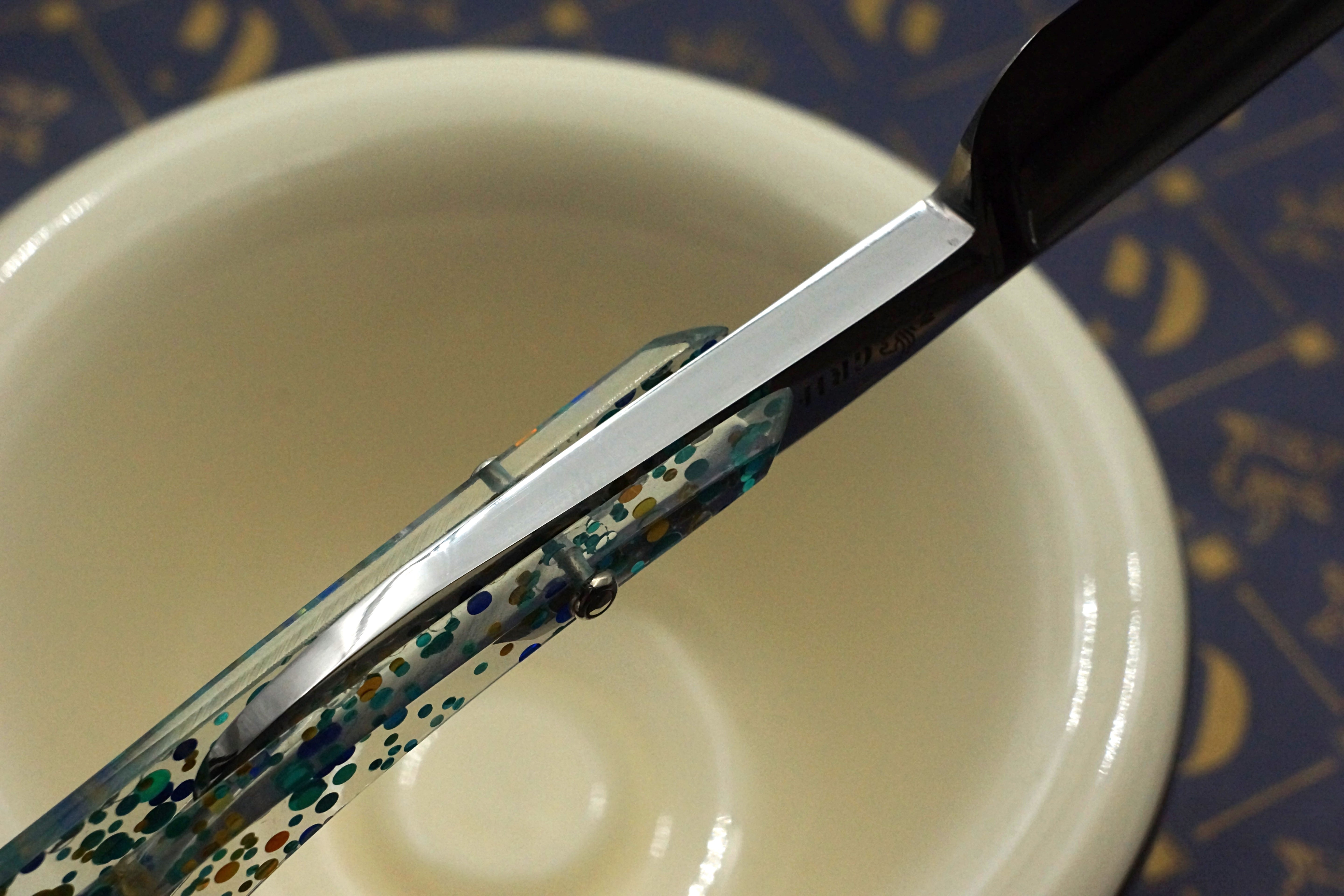 Griffith 7/8 Silver Steel Full Hollow Blade - Teal Dots and Glitter Acrylic Scales Artisan Straight Razor - Shave Ready