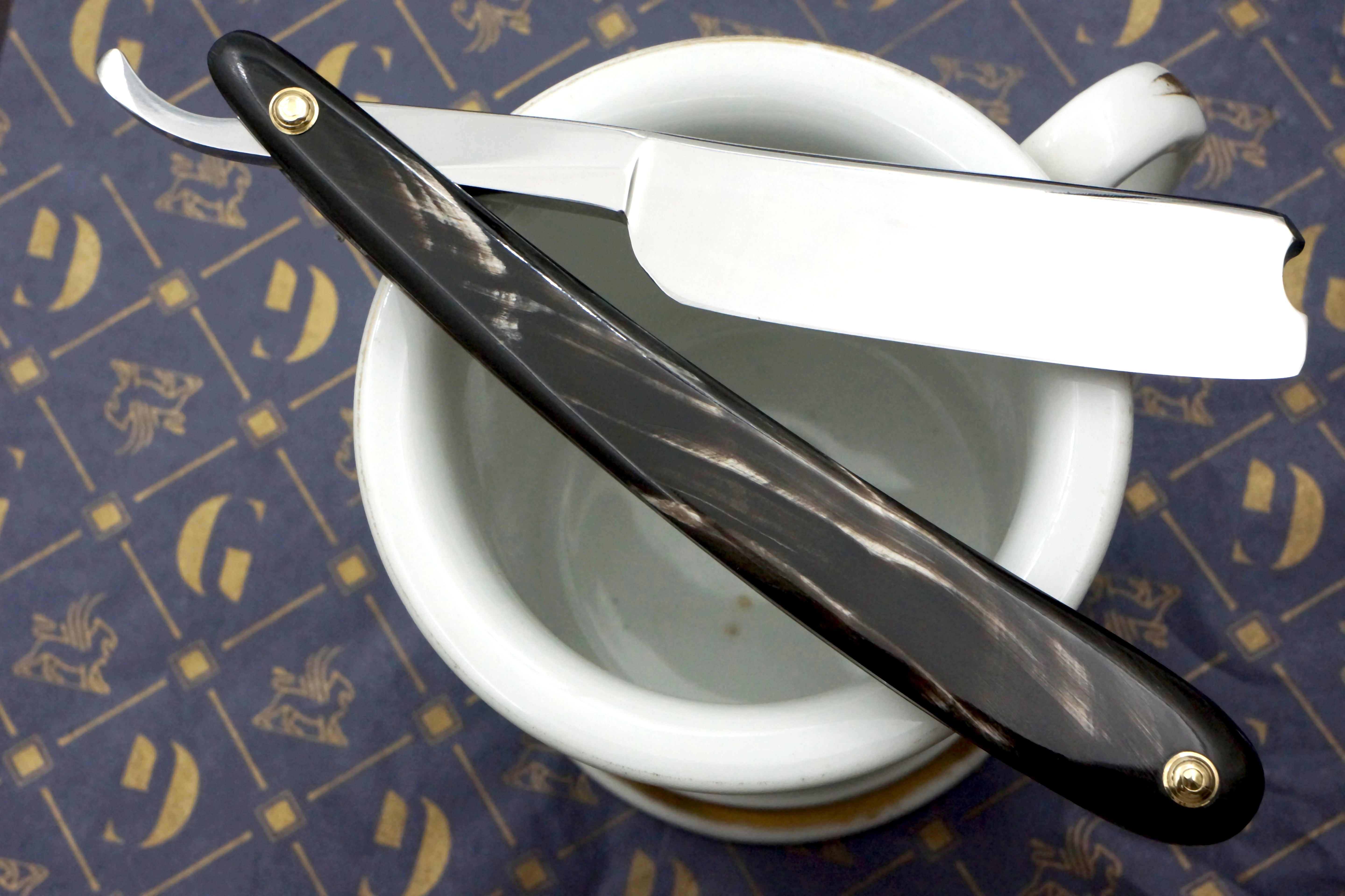 Wade & Butcher "American Razor" 13/16 Blade with New Horn Scales Sheffield Straight Razor - Shave Ready