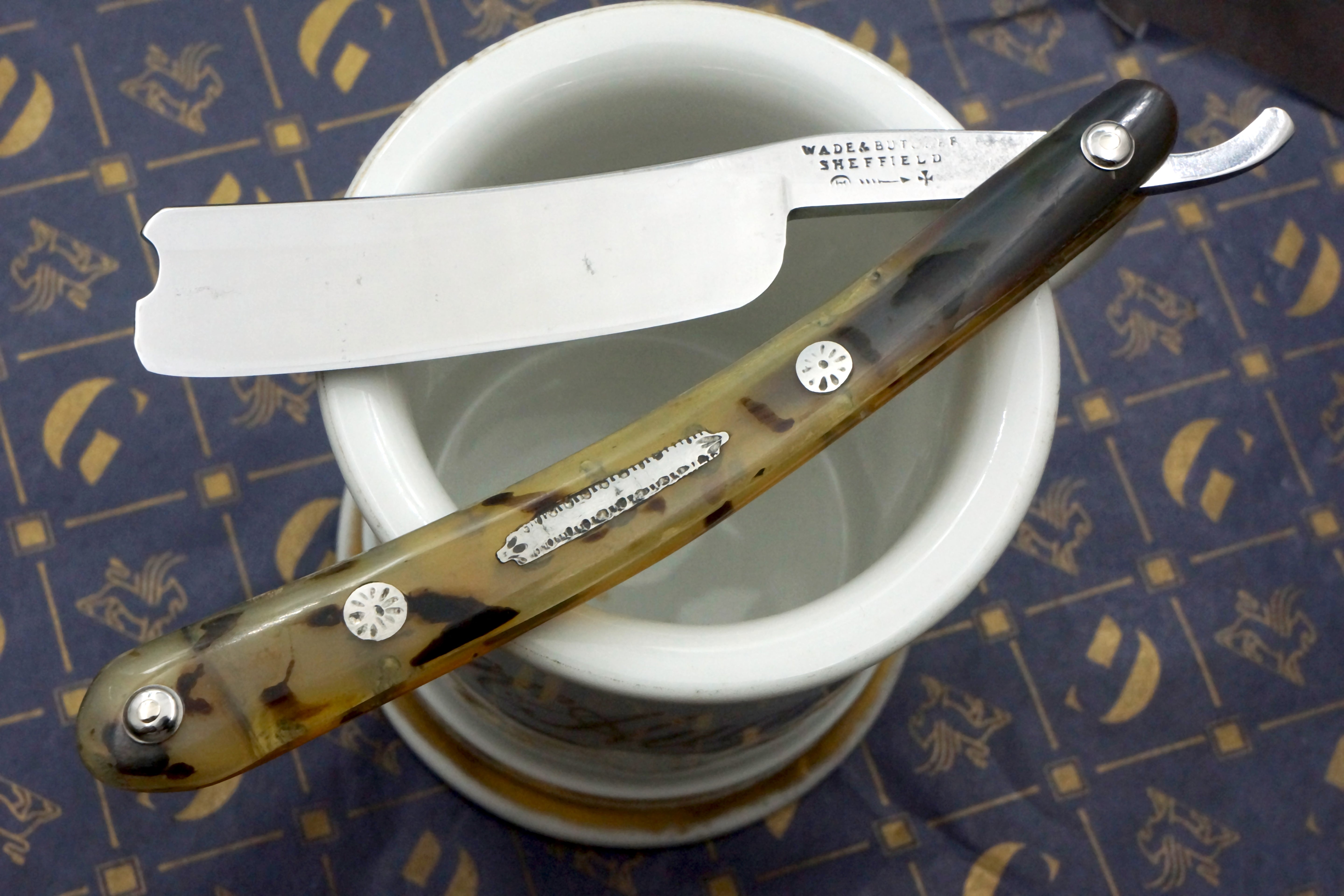 Wade & Butcher 6/8 Near Wedge Blade with Fancy Original Scales Sheffield Straight Razor - Shave Ready