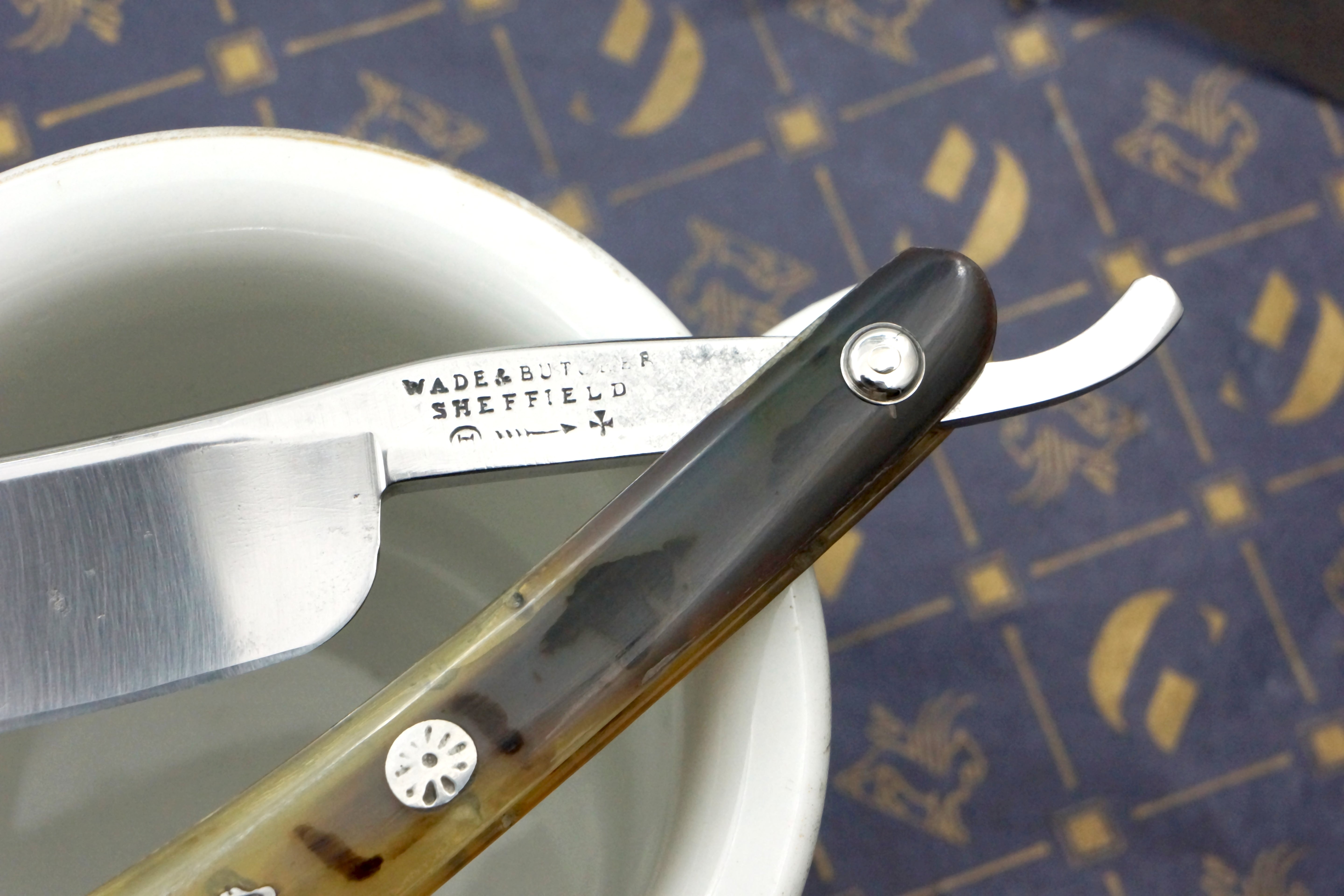 Wade & Butcher 6/8 Near Wedge Blade with Fancy Original Scales Sheffield Straight Razor - Shave Ready