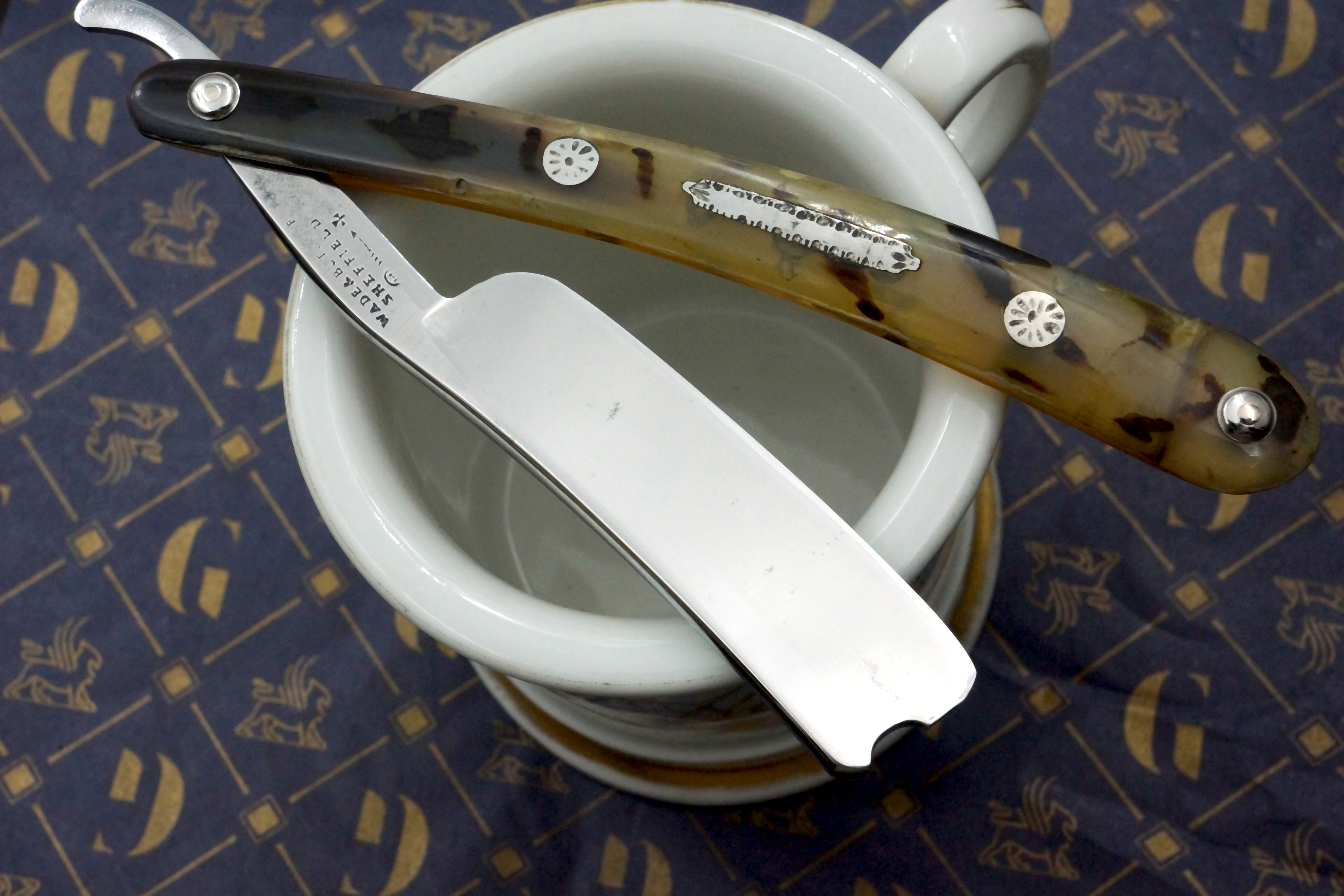 Wade & Butcher 6/8 Near Wedge Blade with Fancy Original Scales Sheffield Straight Razor - Shave Ready