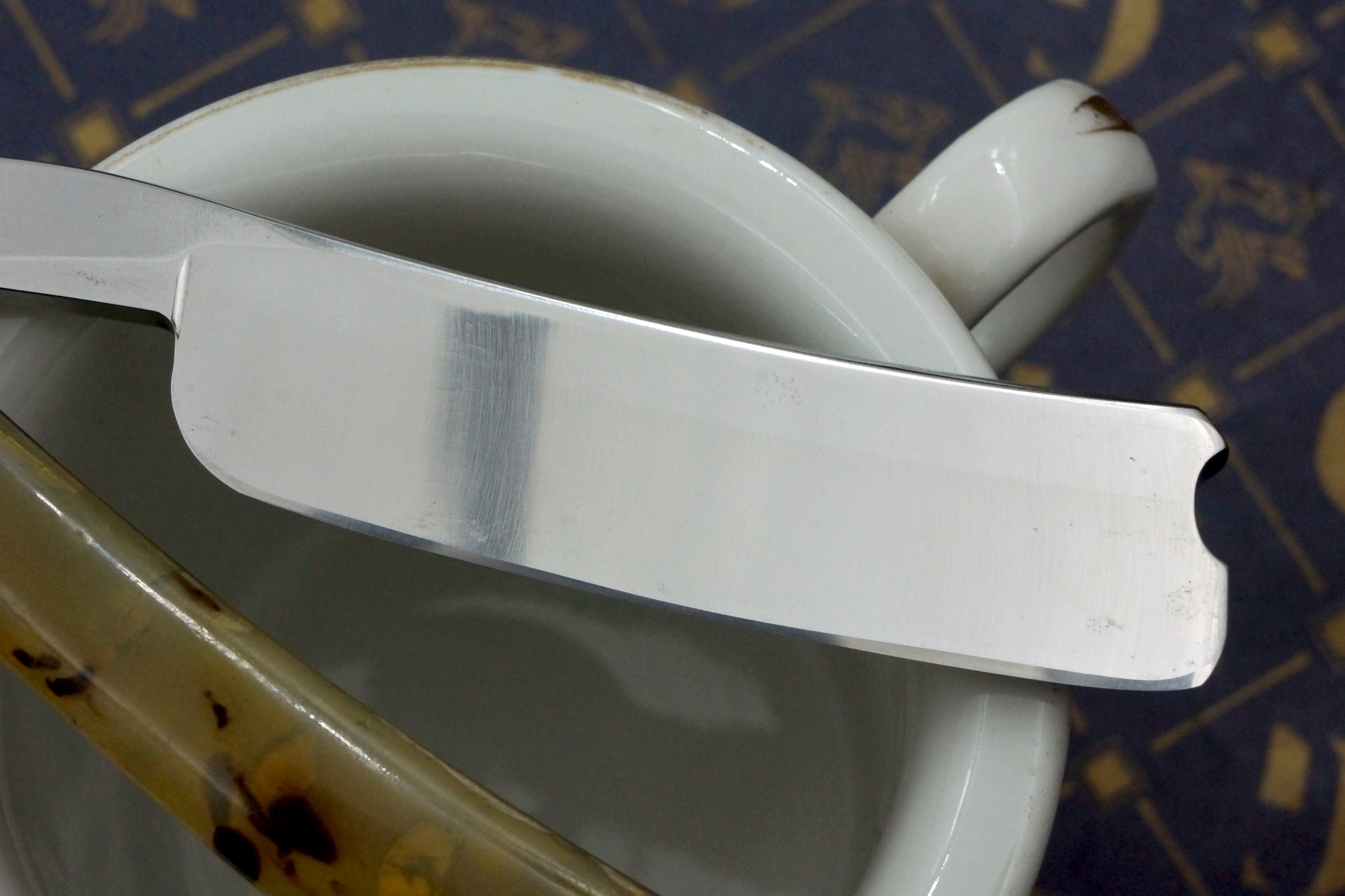 Wade & Butcher 6/8 Near Wedge Blade with Fancy Original Scales Sheffield Straight Razor - Shave Ready