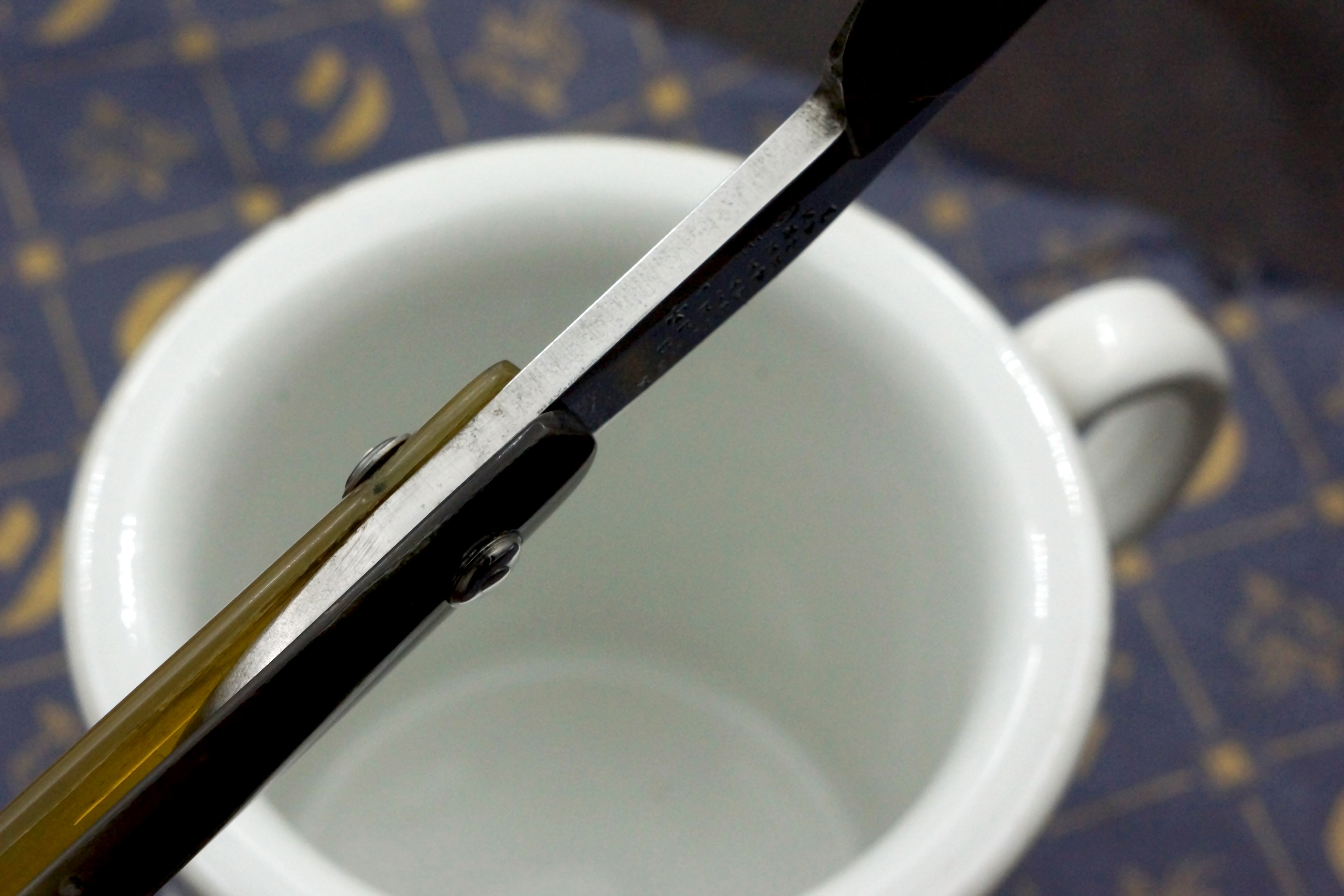 Wade & Butcher 6/8 Near Wedge Blade with Fancy Original Scales Sheffield Straight Razor - Shave Ready