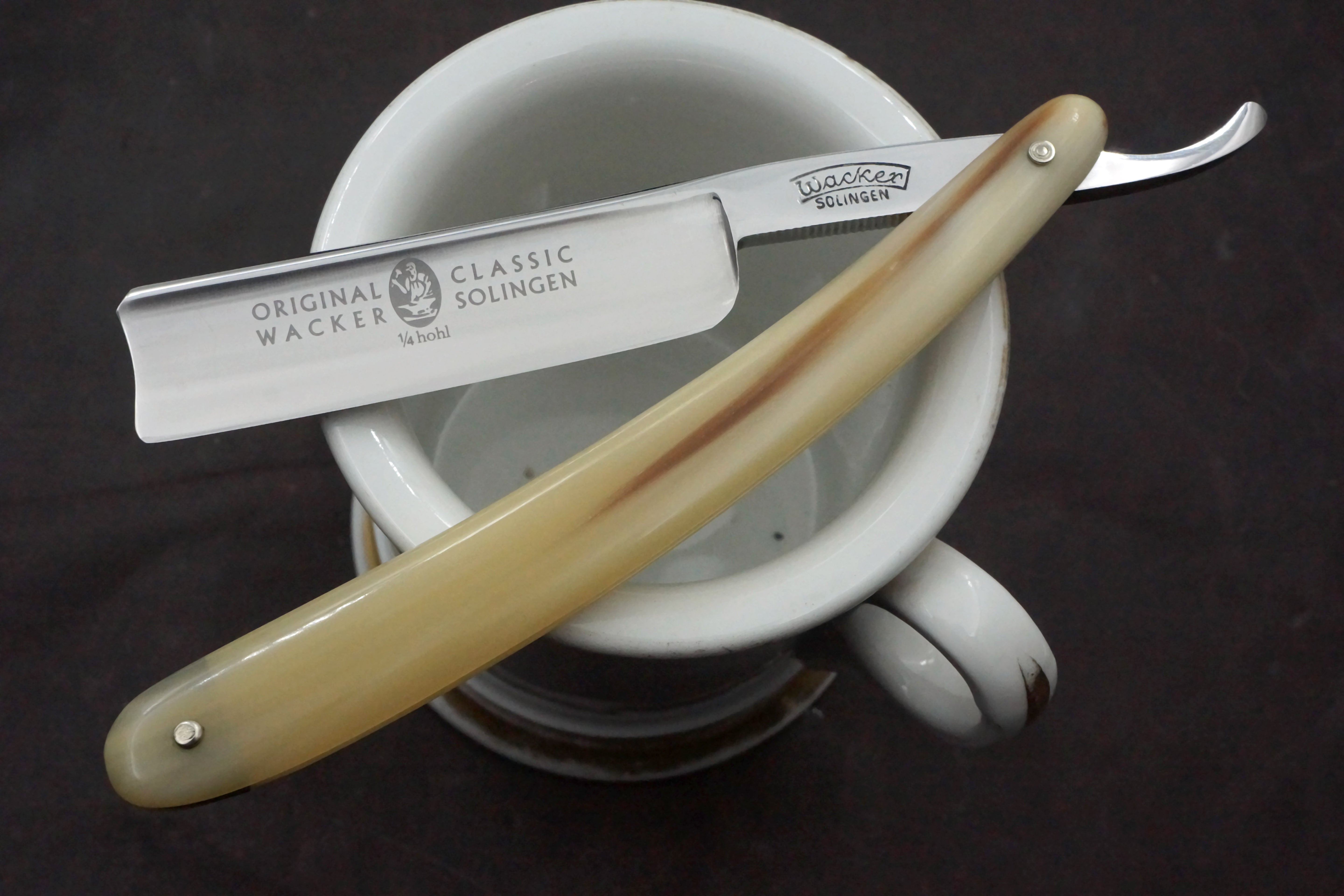 Wacker Stosser 6/8 Quarter Hollow - Horn Scales Preowned Solingen Straight Razor - Shave Ready