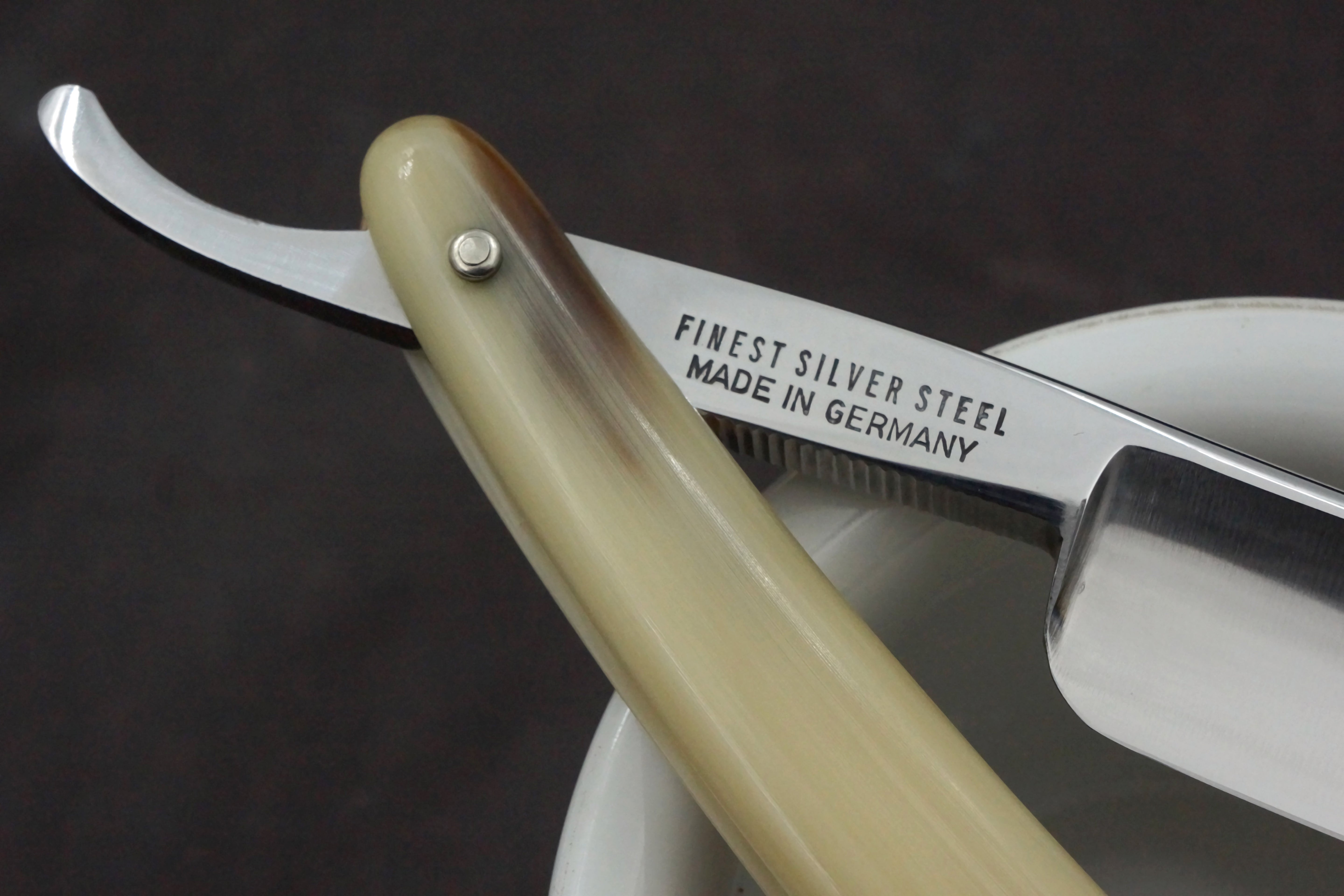 Wacker Stosser 6/8 Quarter Hollow - Horn Scales Preowned Solingen Straight Razor - Shave Ready