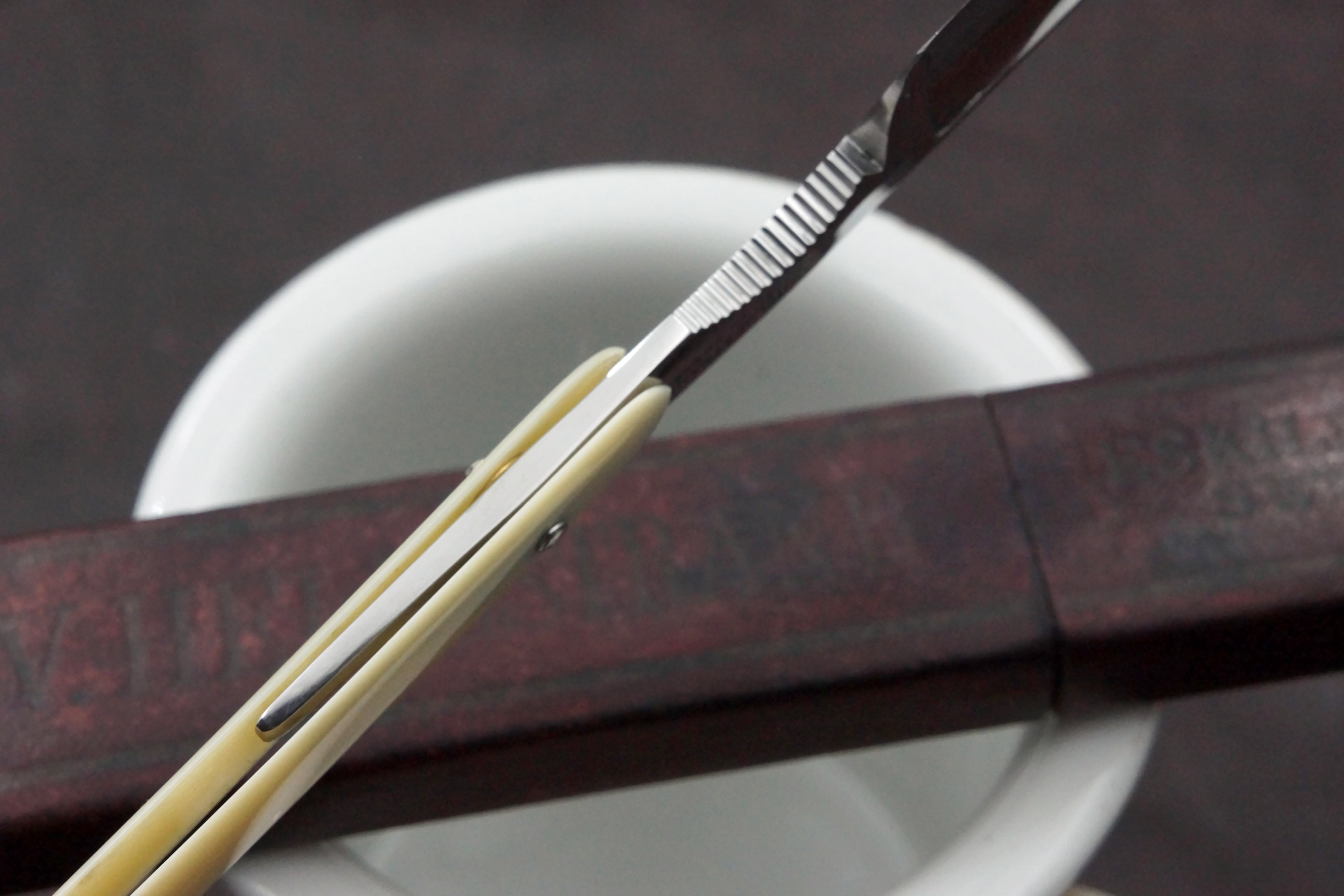 C.V. Heljestrand MK No.31 11/16 Blade -Near Pristine Ivory Scaled Eskilstuna Sweden Straight Razor - Shave Ready