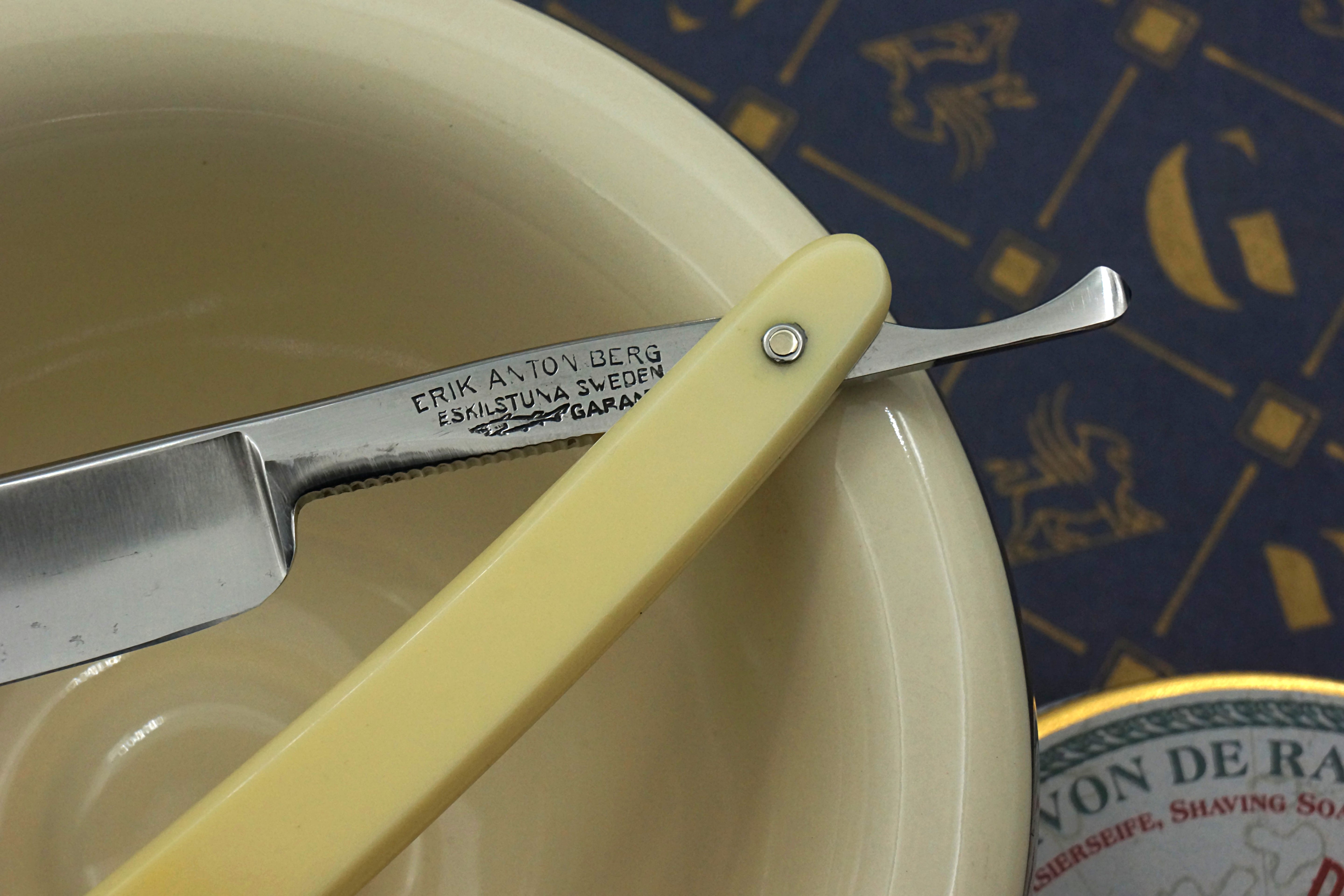 Erik Anton Berg 9/16 Near Wedge - Fully Restored Eskilstuna Sweden Straight Razor - Shave Ready