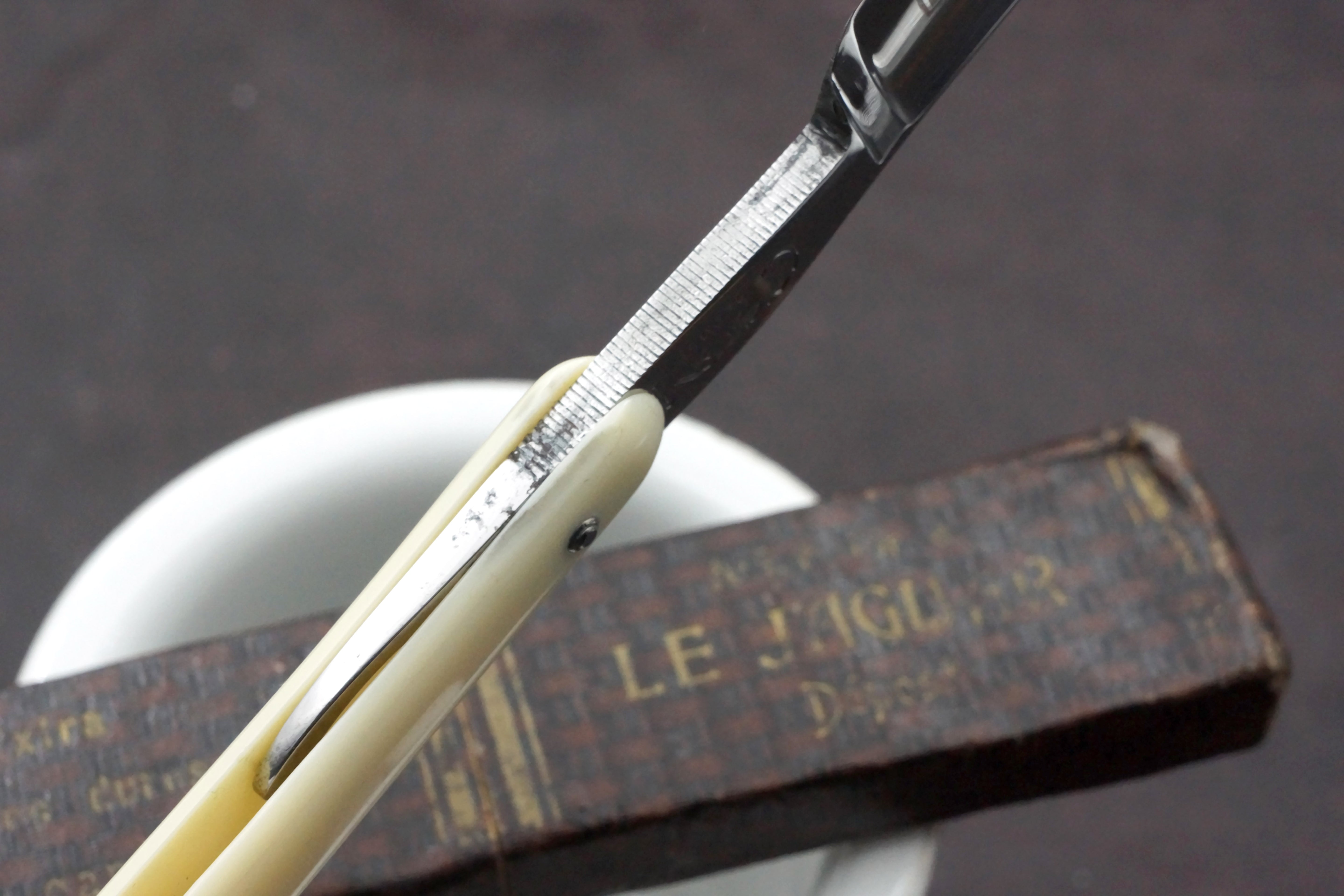 Le Jaguar 11/16 Full Hollow Blade - Excellent Restored Vintage French Straight Razor - Shave Ready