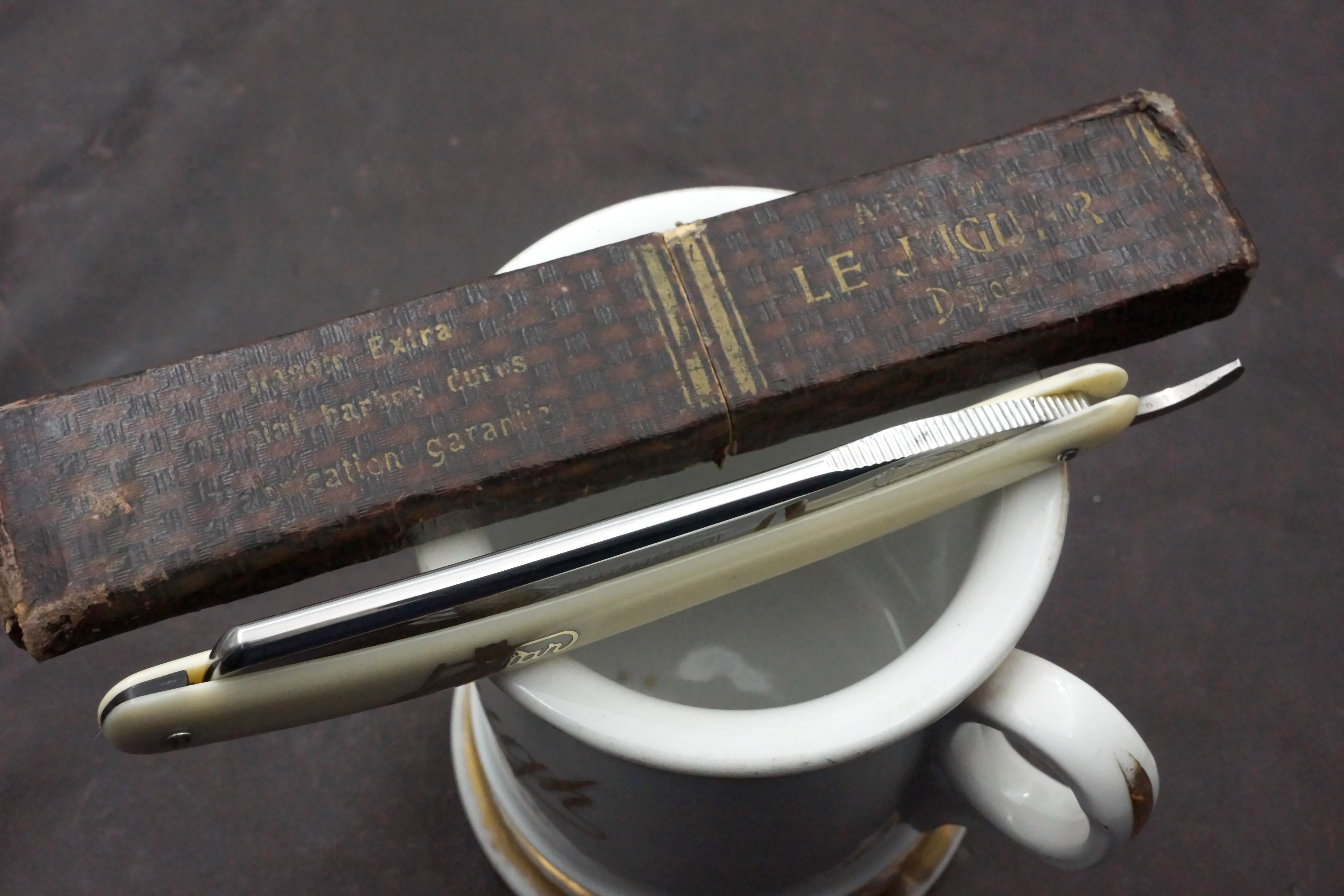 Le Jaguar 11/16 Full Hollow Blade - Excellent Restored Vintage French Straight Razor - Shave Ready