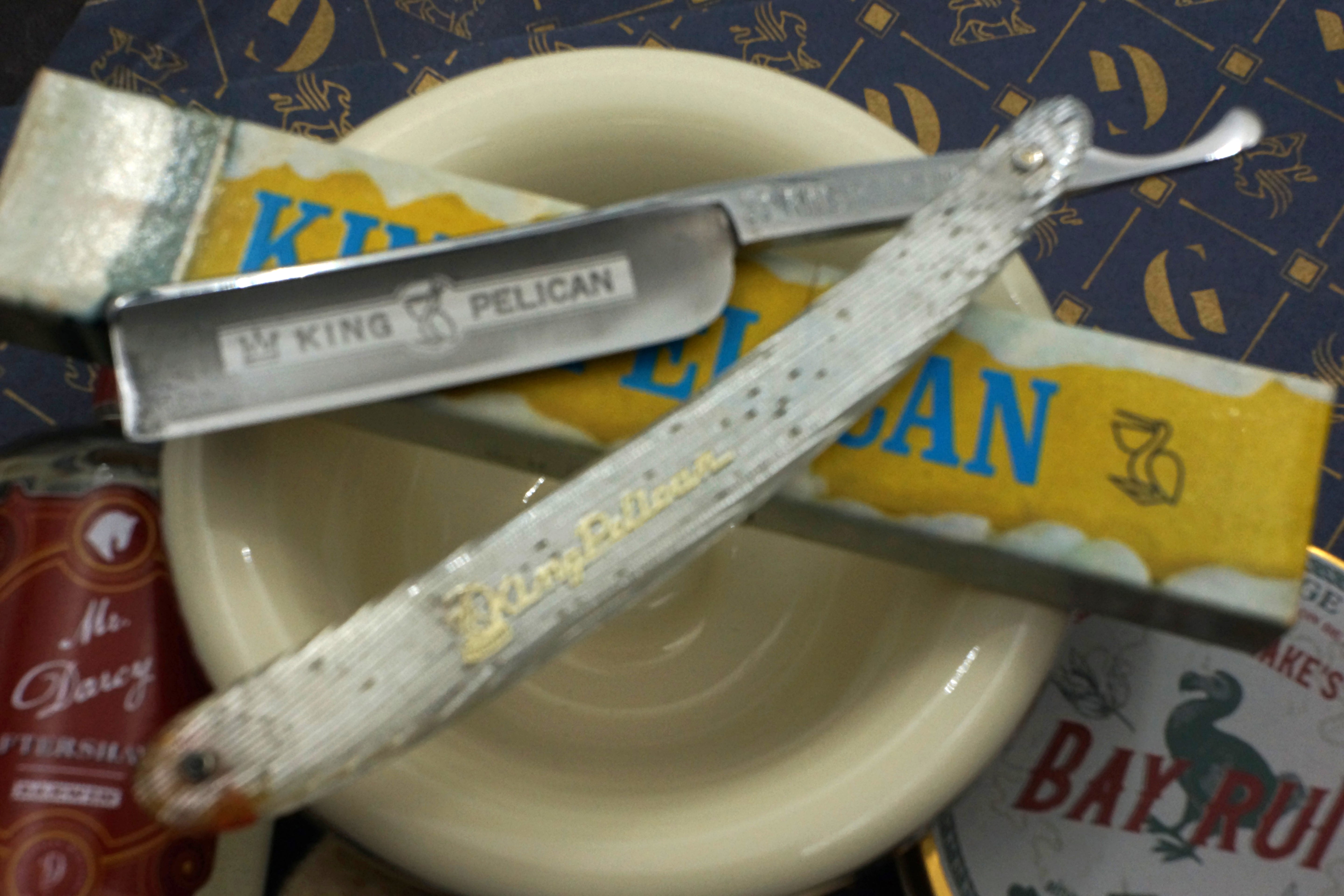 King Pelican No. 25 - 6/8 Full Holow Very Fancy Vintage Japanese Straight Razor - Shave Ready